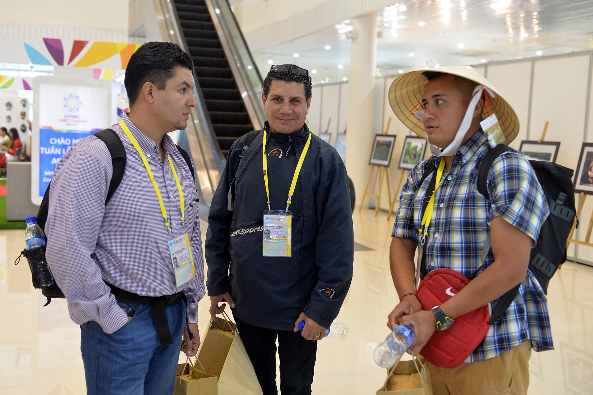 phong vien tac nghiep APEC anh 13