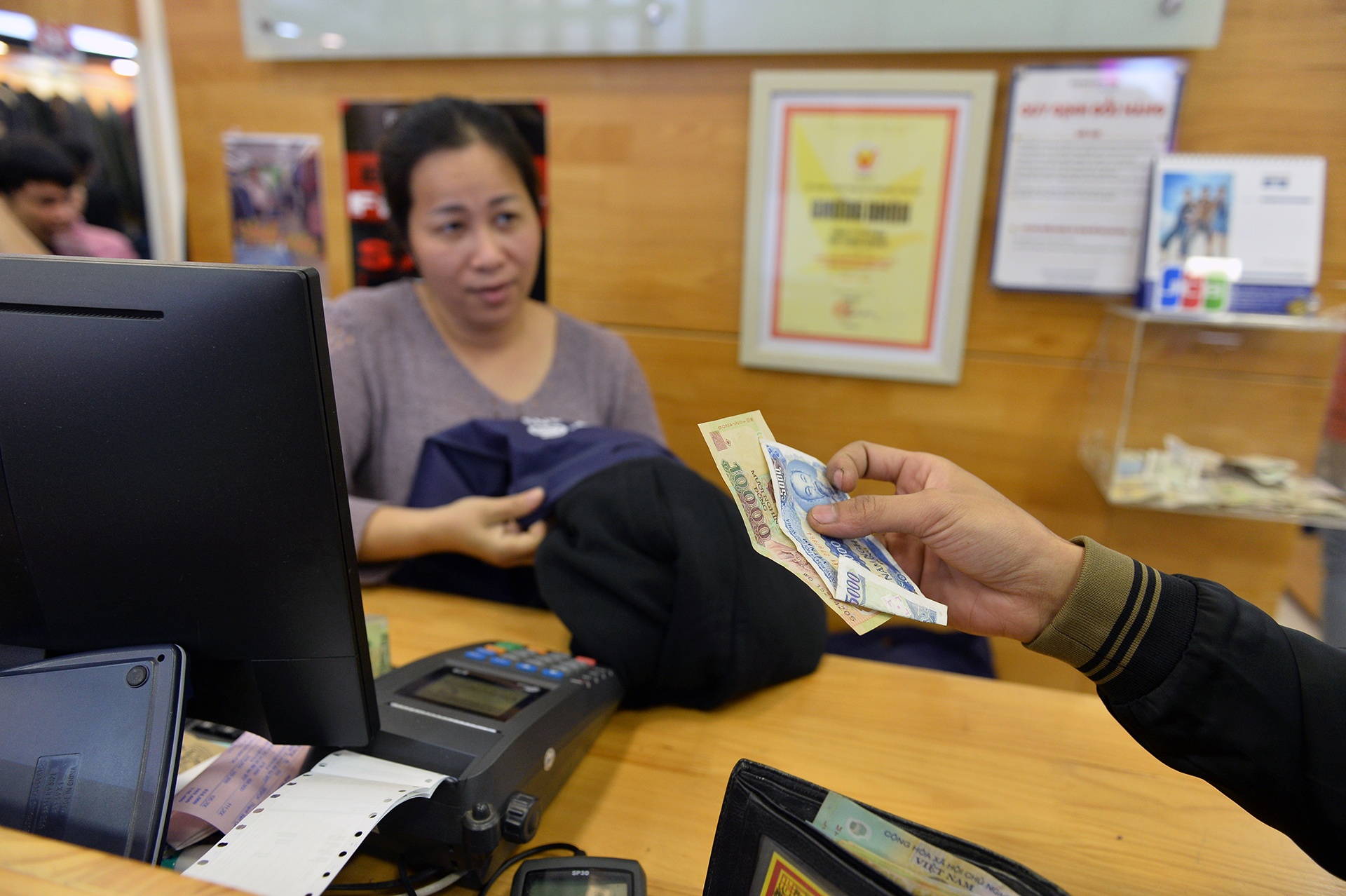 mua sam thoi trang ngay Black Friday o tren pho anh 11