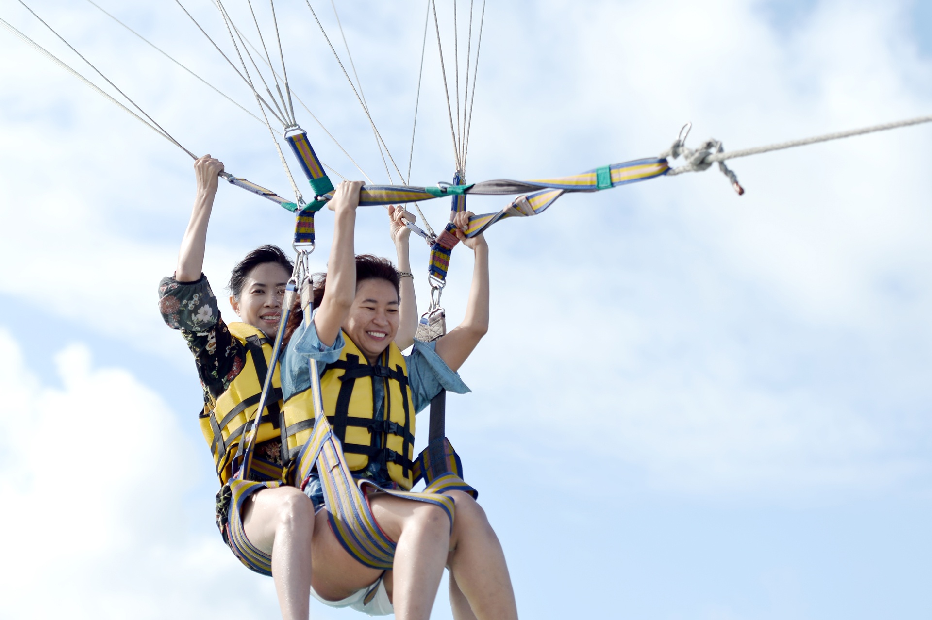 Bay du luon cam giac manh tren bien An Do Duong hinh anh