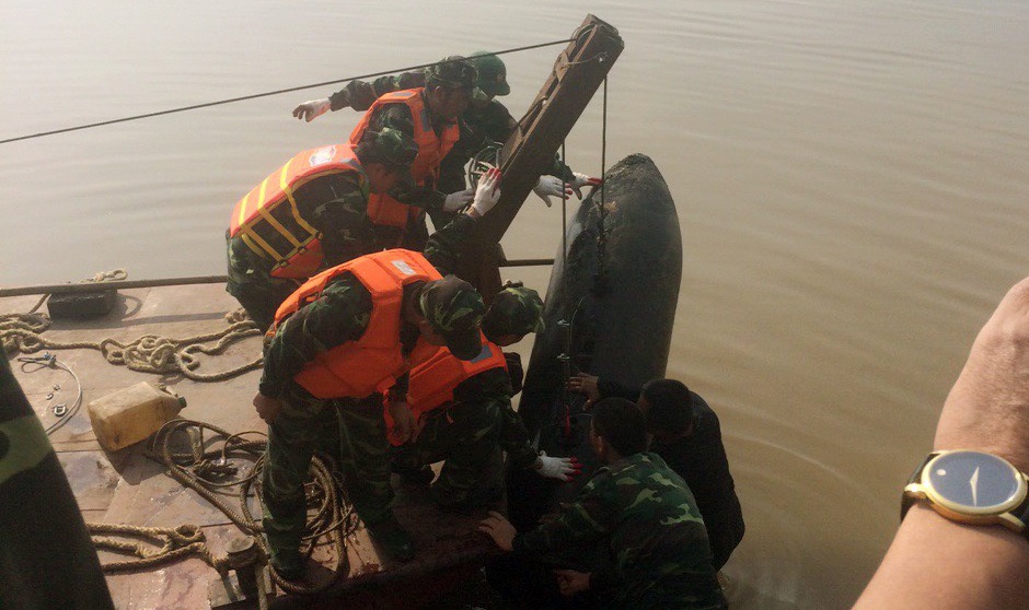 go bom khu vuc chan cau Long Bien anh 10