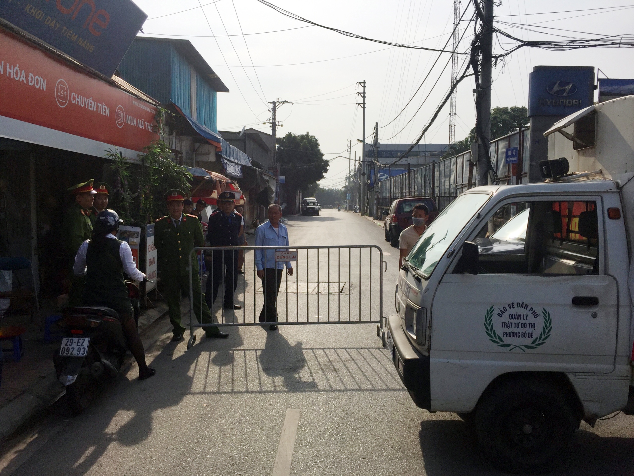 go bom khu vuc chan cau Long Bien anh 12