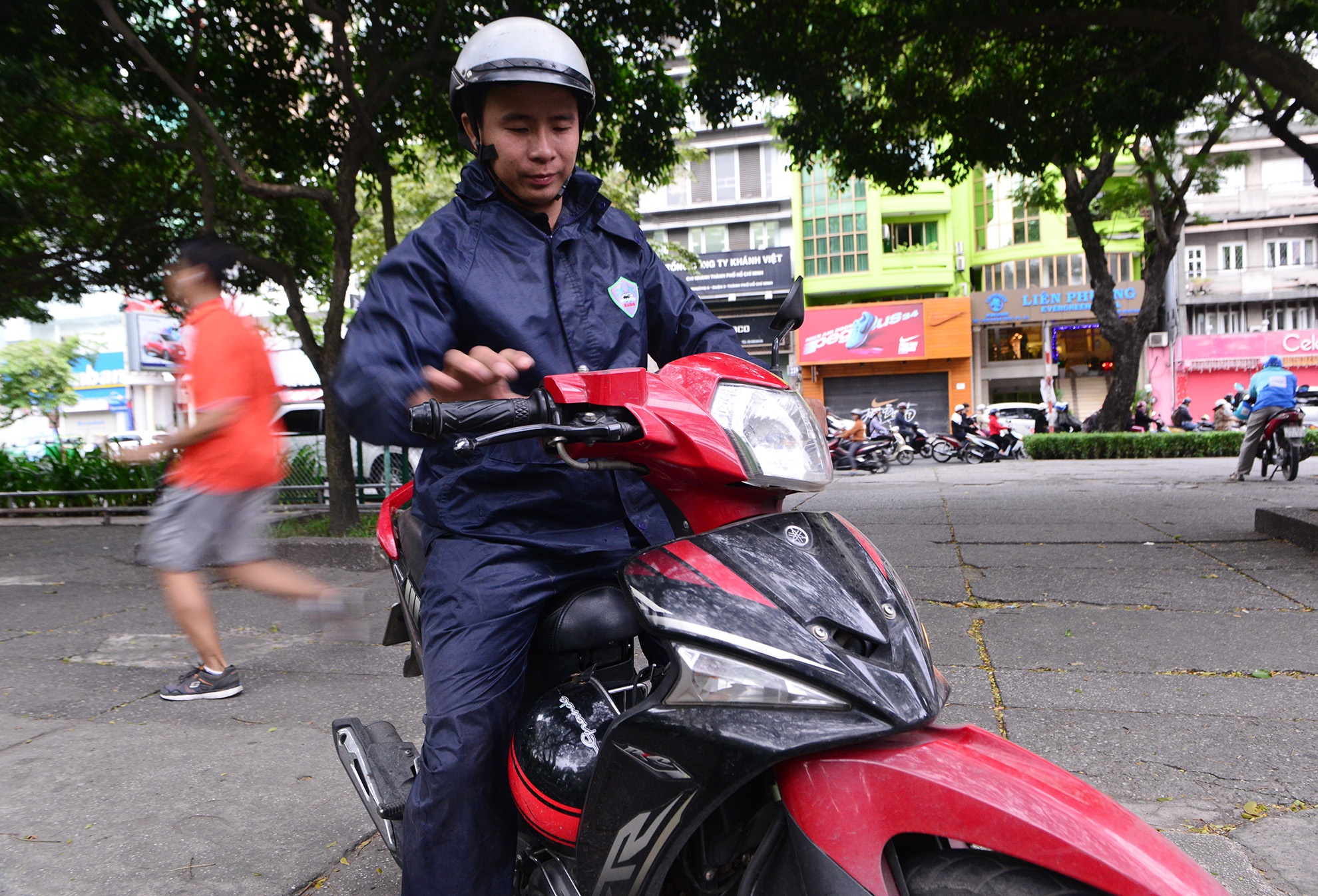 cuoc song dao lon vi lanh o Sai Gon anh 14
