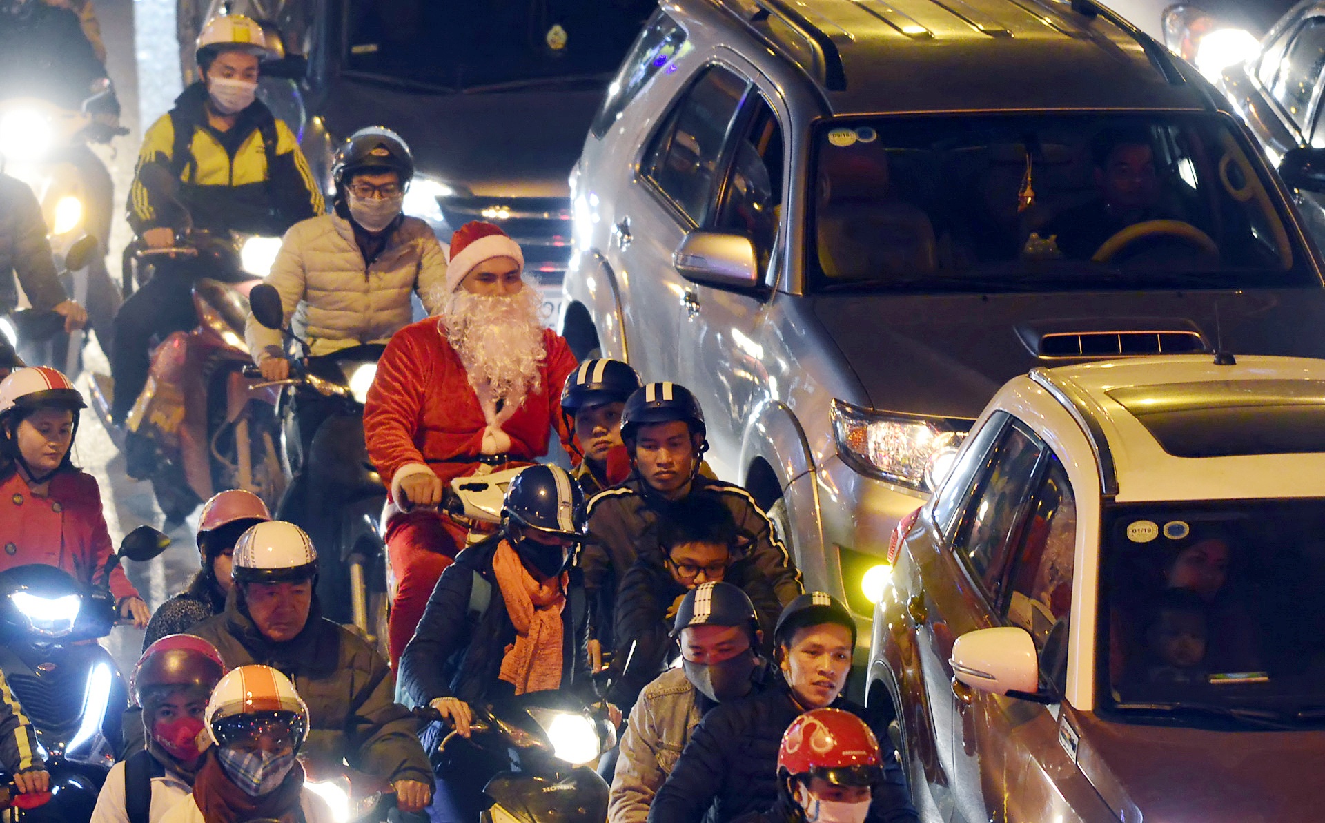 ông già noel tham gia giao thông ảnh 4 ong gia noel tham gia giao thong anh 4