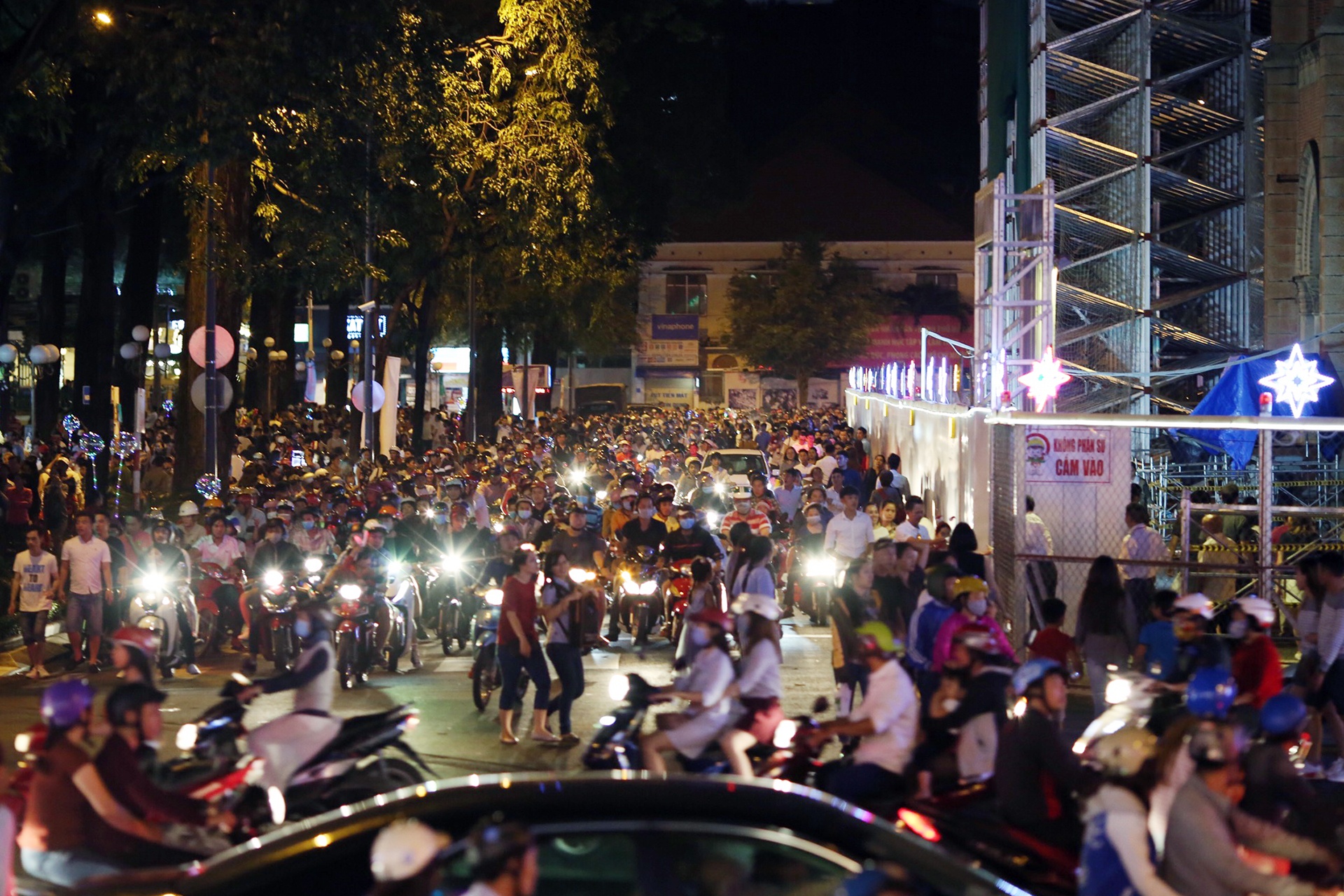 ông già noel tham gia giao thông ảnh 16 ong gia noel tham gia giao thong anh 16