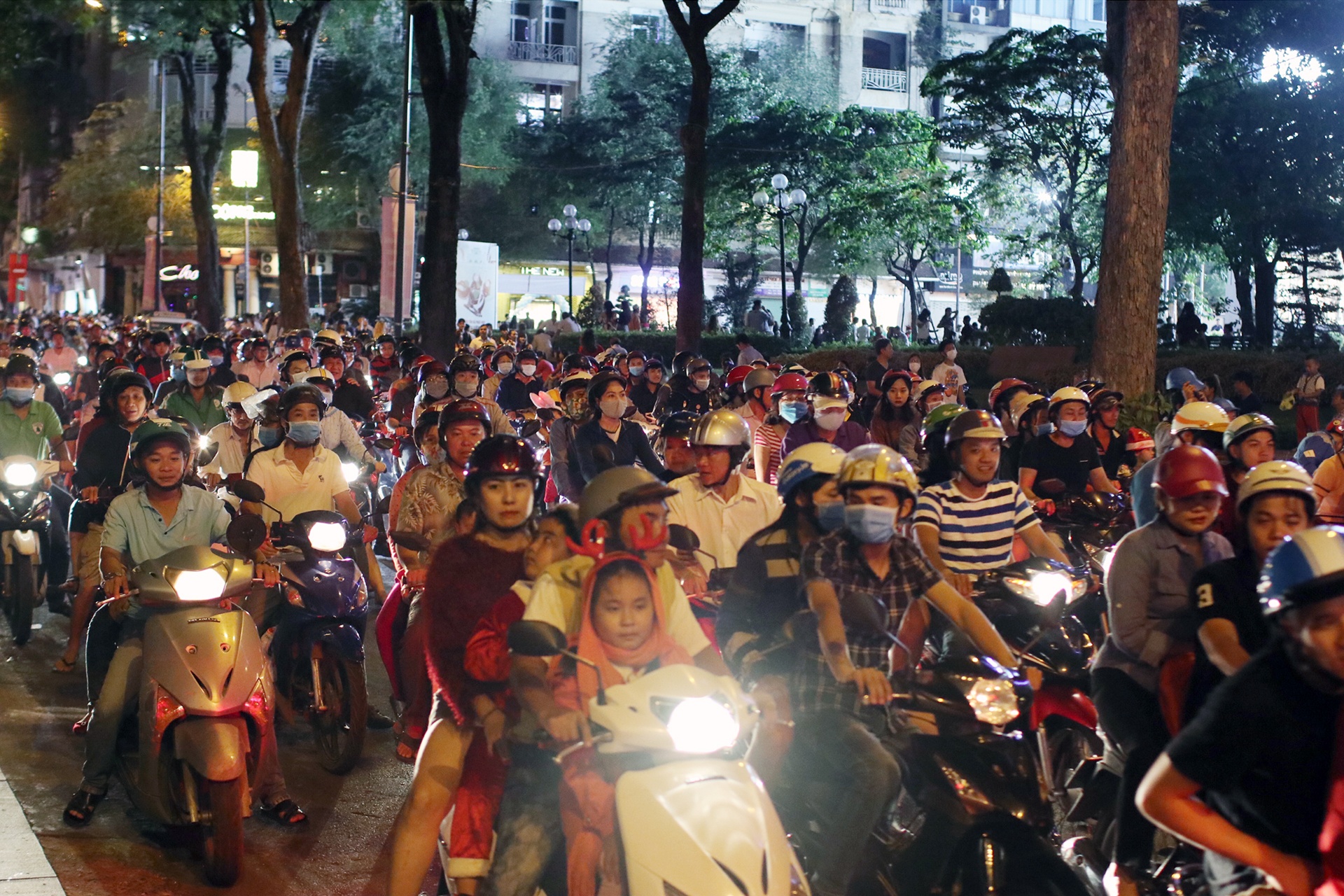 ông già noel tham gia giao thông ảnh 17 ong gia noel tham gia giao thong anh 17