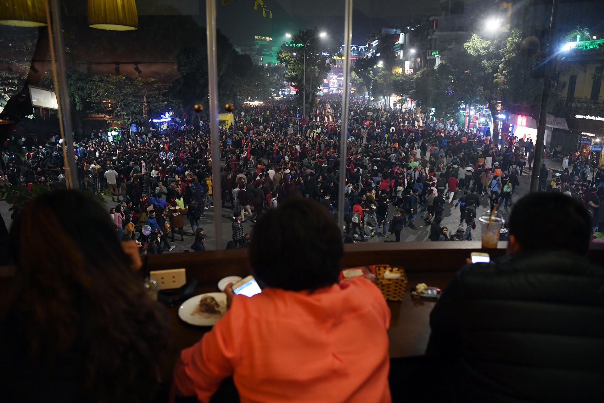 chen chuc an uong dem Noel anh 12