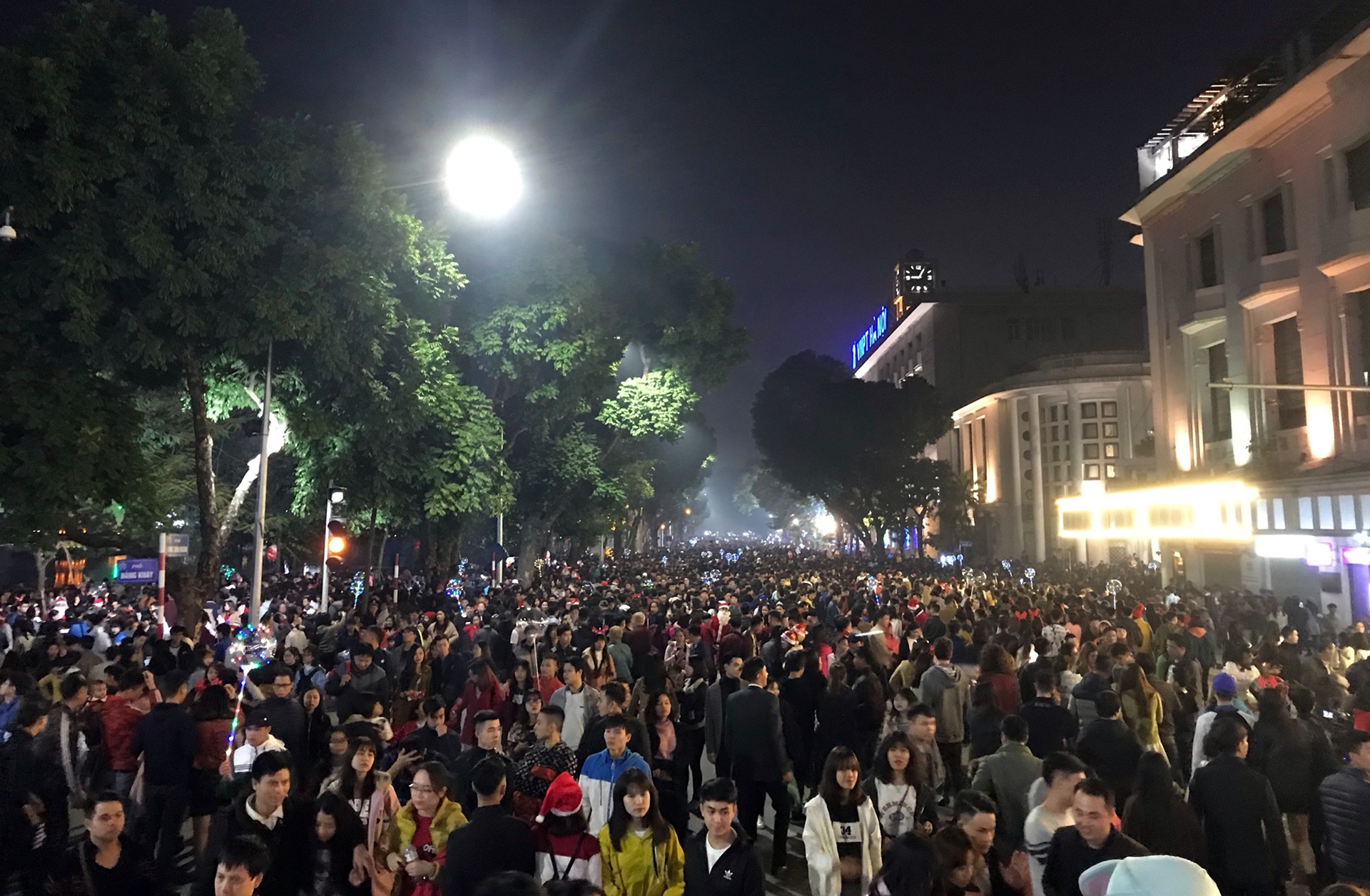 ông già noel tham gia giao thông ảnh 9 ong gia noel tham gia giao thong anh 9