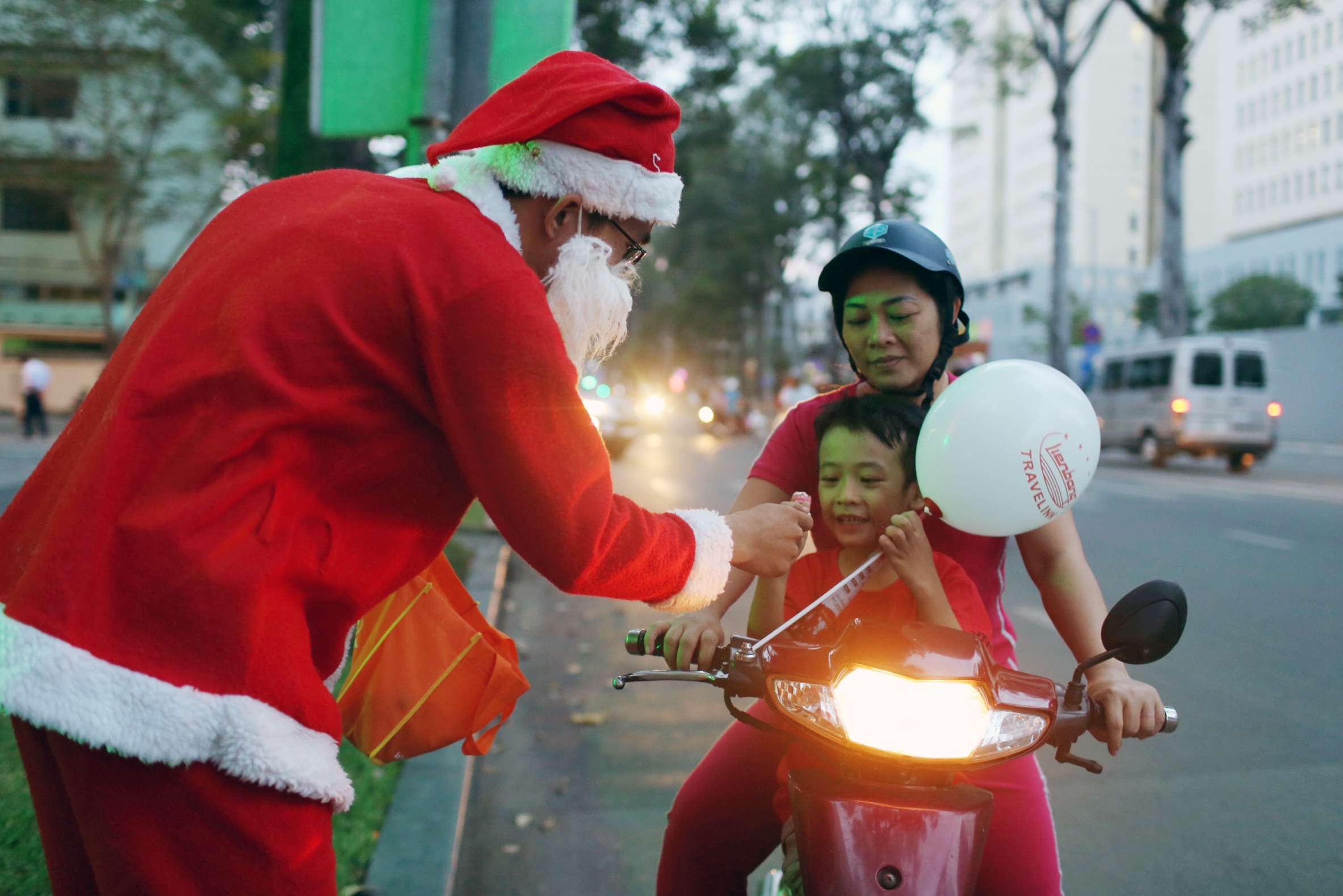 don noel o thanh pho anh 1