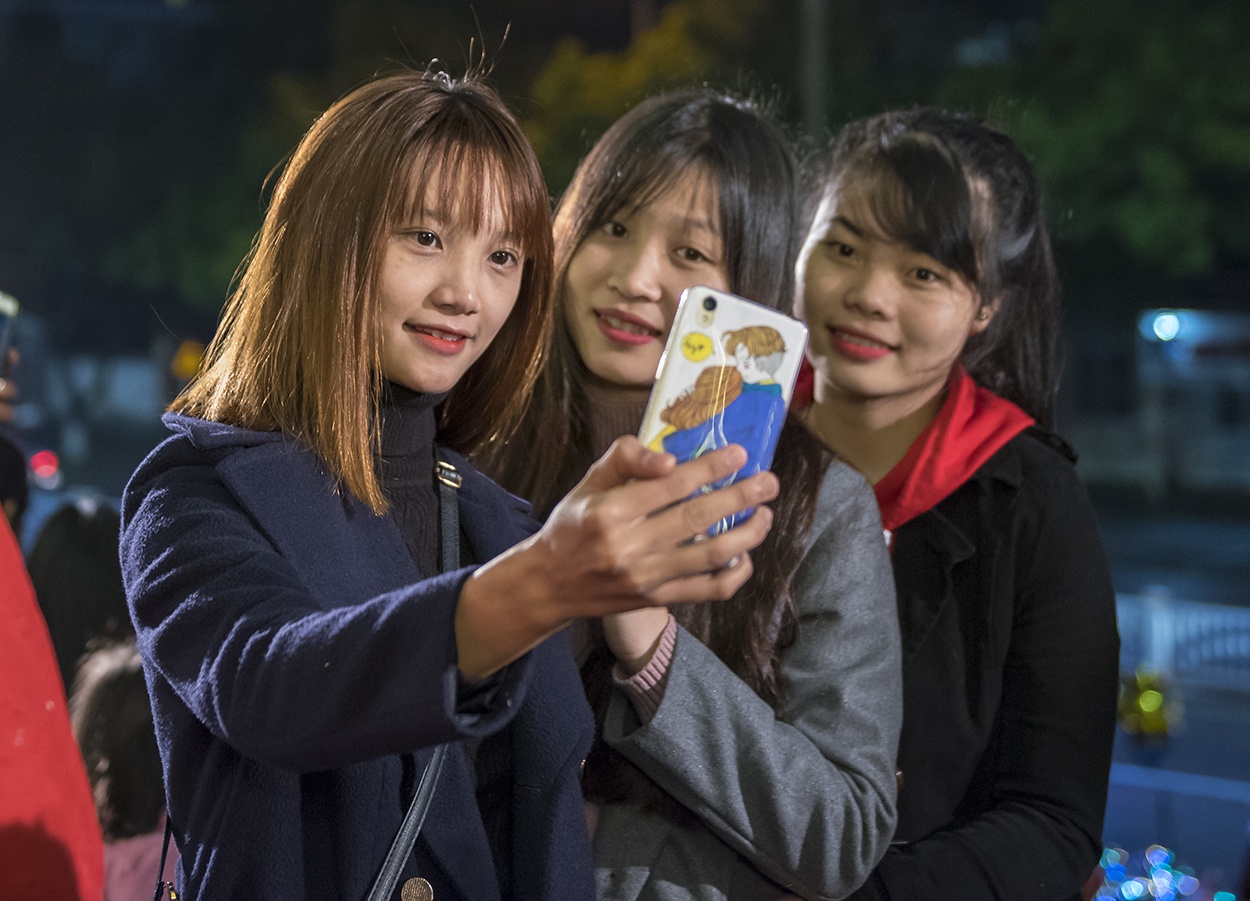 Nhung khoanh khac don Noel o co do Hue hinh anh