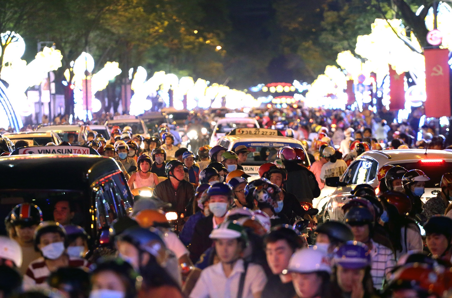 ông già noel tham gia giao thông ảnh 13 ong gia noel tham gia giao thong anh 13