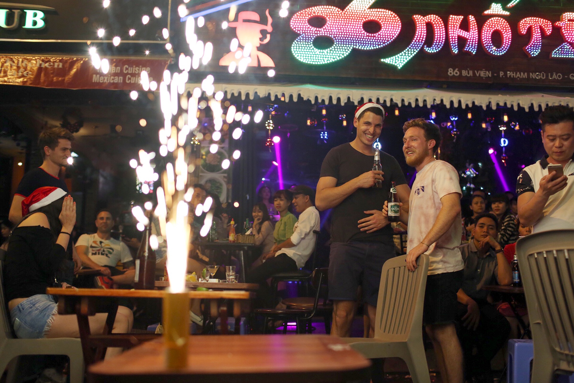 khoe than 6 mui dem Noel anh 7