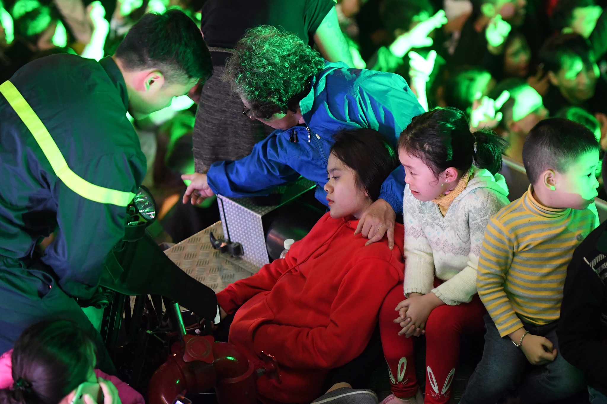 cuu ho nan nhan giua bien nguoi anh 13