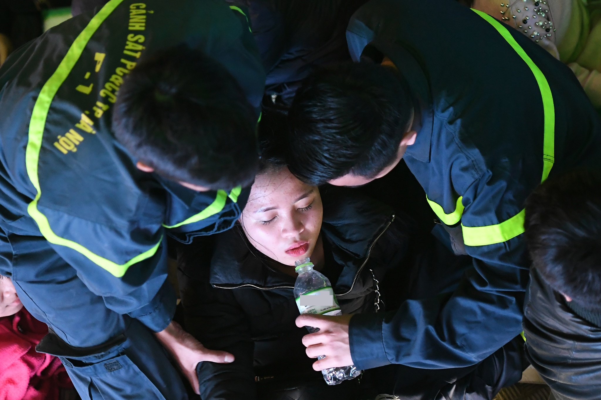 cuu ho nan nhan giua bien nguoi anh 14