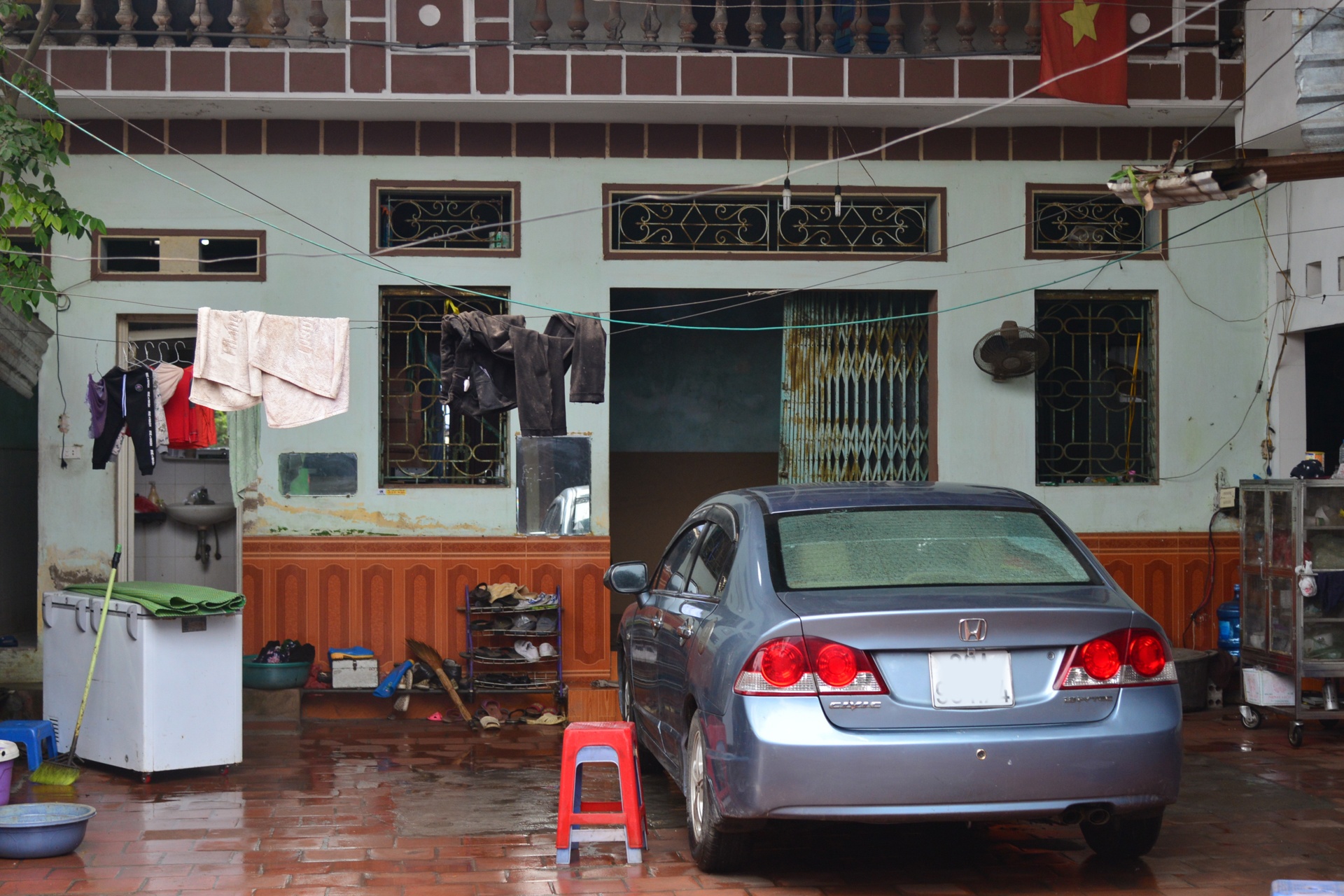 lang Quan Do sau vu no anh 40