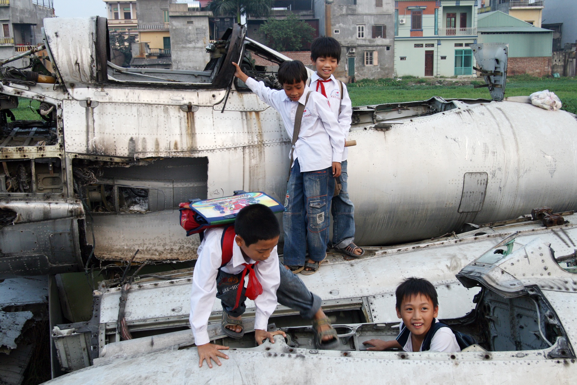 lang Quan Do sau vu no anh 32