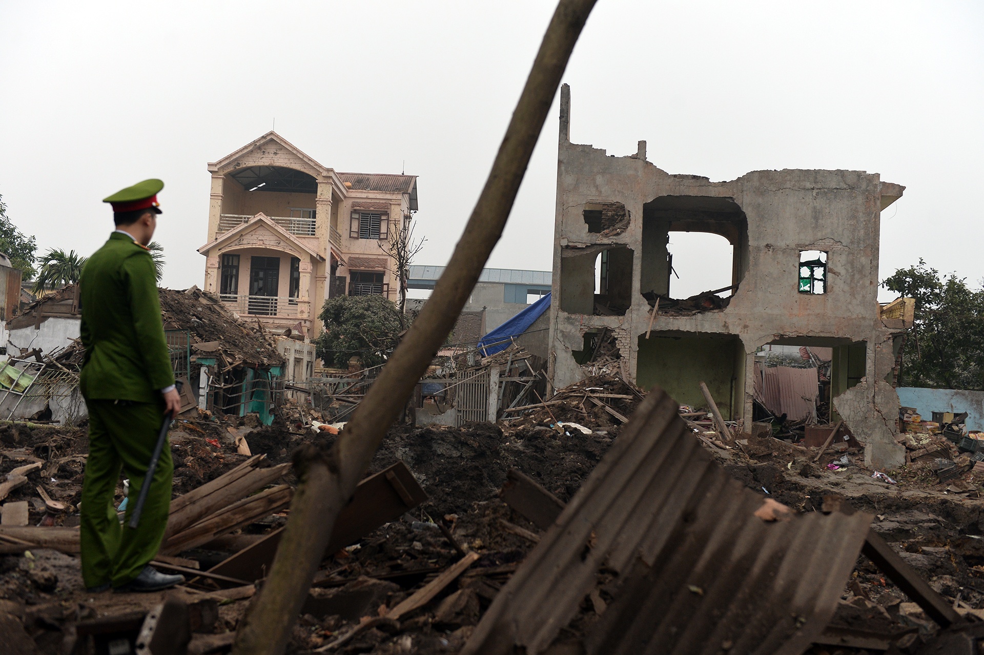 lang Quan Do sau vu no anh 45