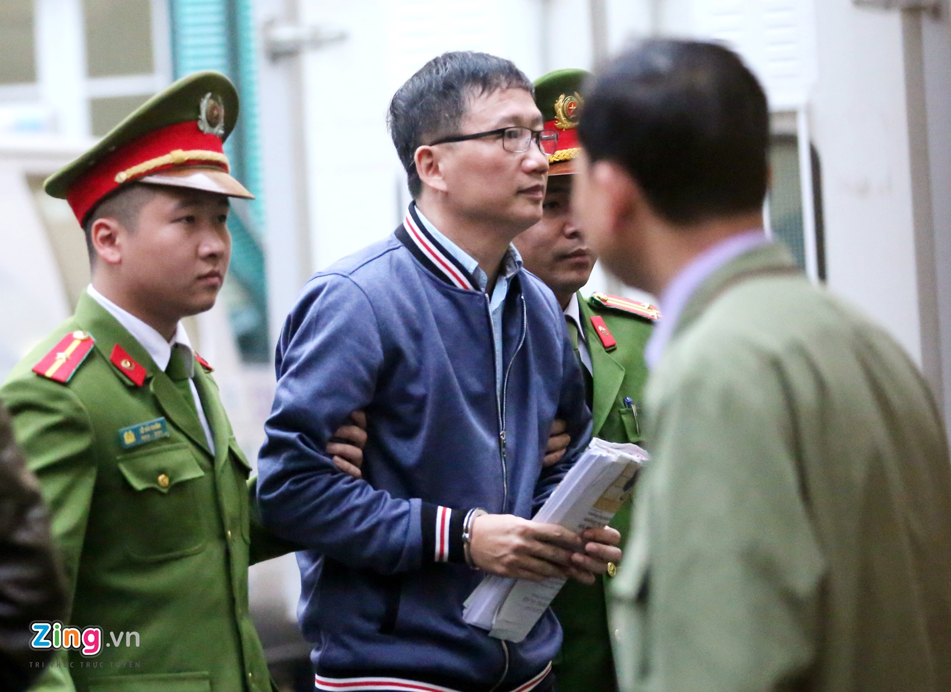 Xet xu ong Dinh La Thang anh 3