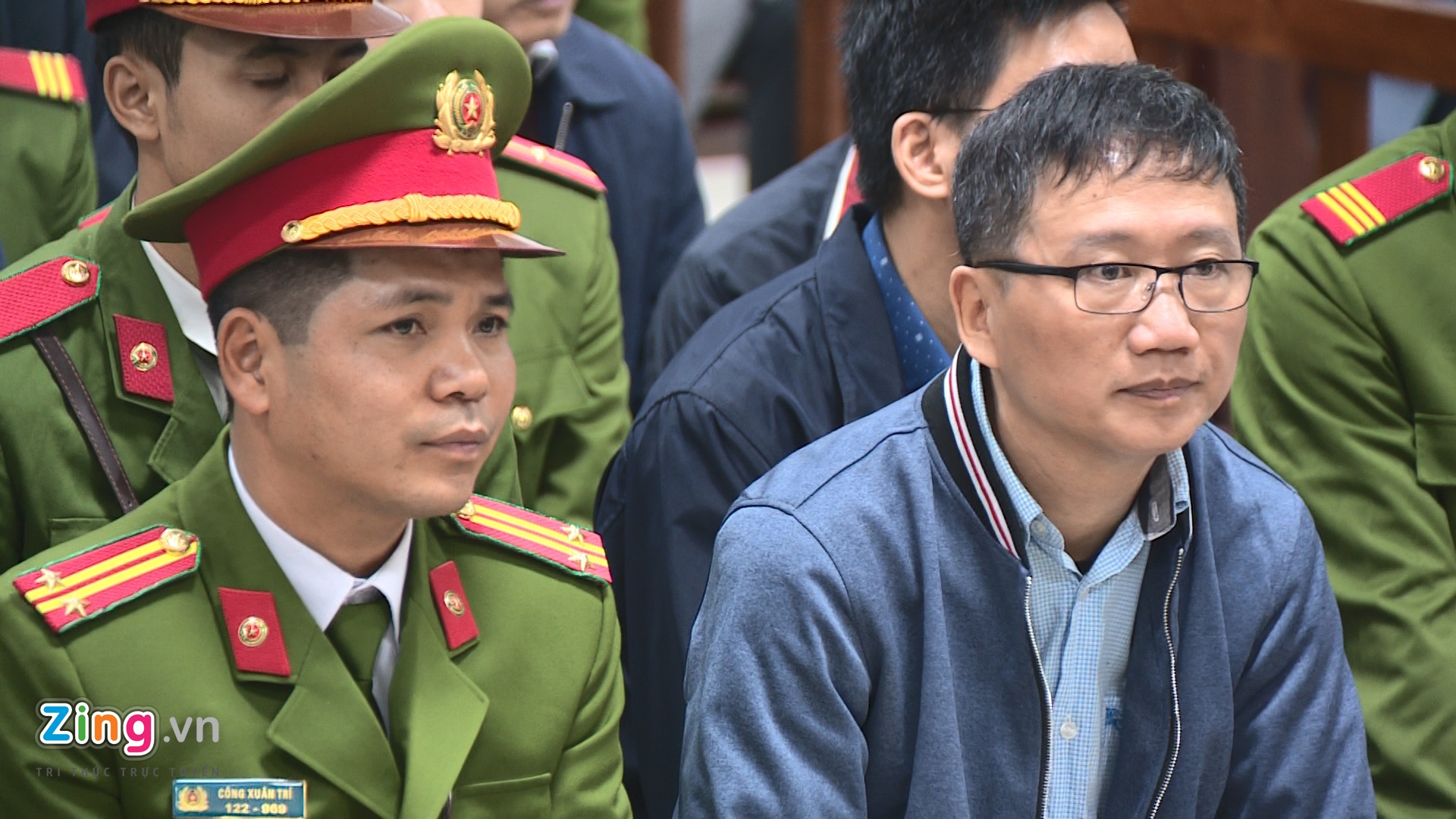 Xet xu ong Dinh La Thang anh 8