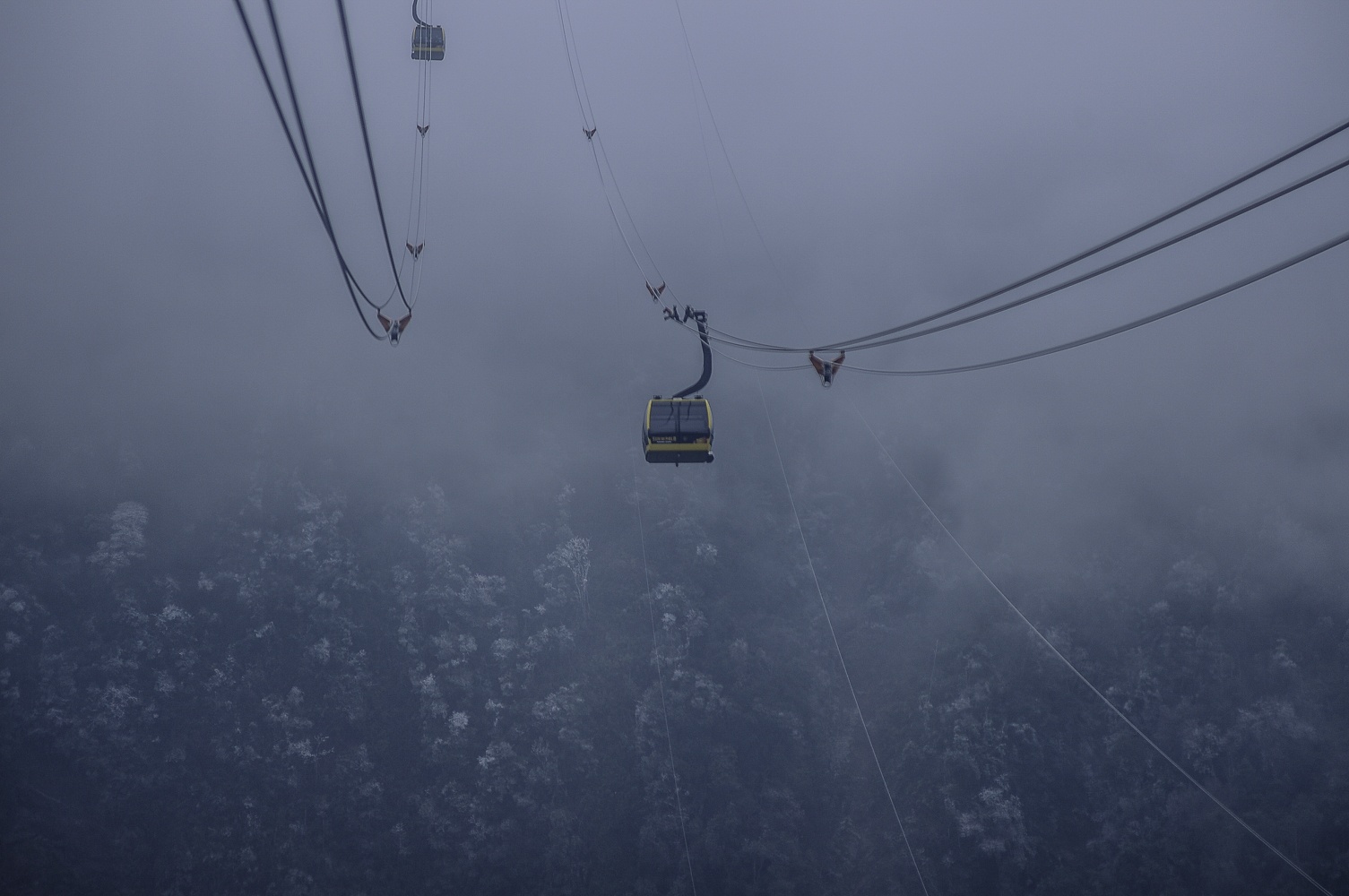 bang gia o dinh Fansipan anh 2