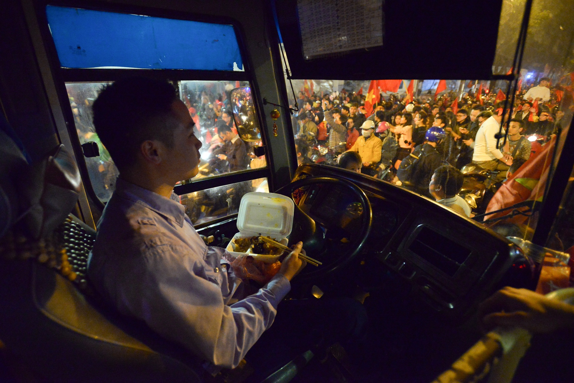 Co dong vien an mung U23 Viet Nam anh 10