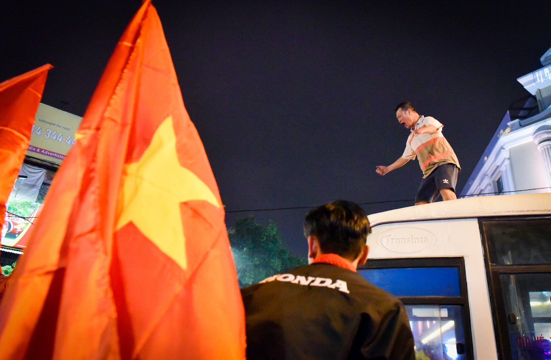 Co dong vien an mung U23 Viet Nam anh 3