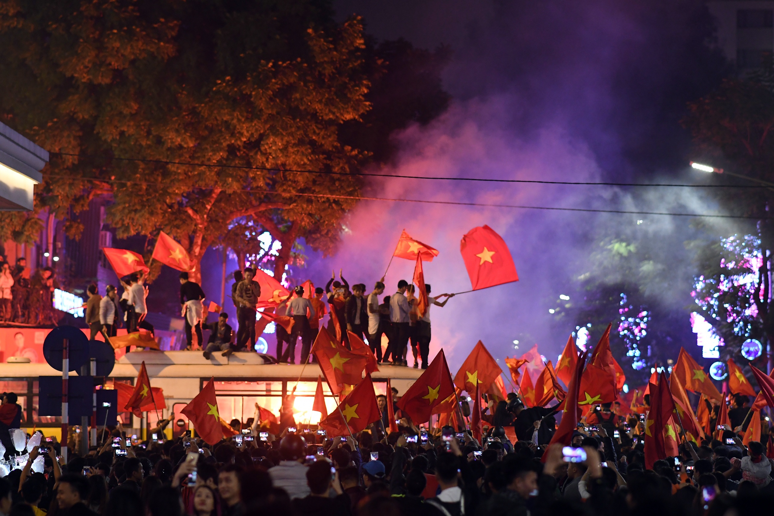 Co dong vien an mung U23 Viet Nam anh 8