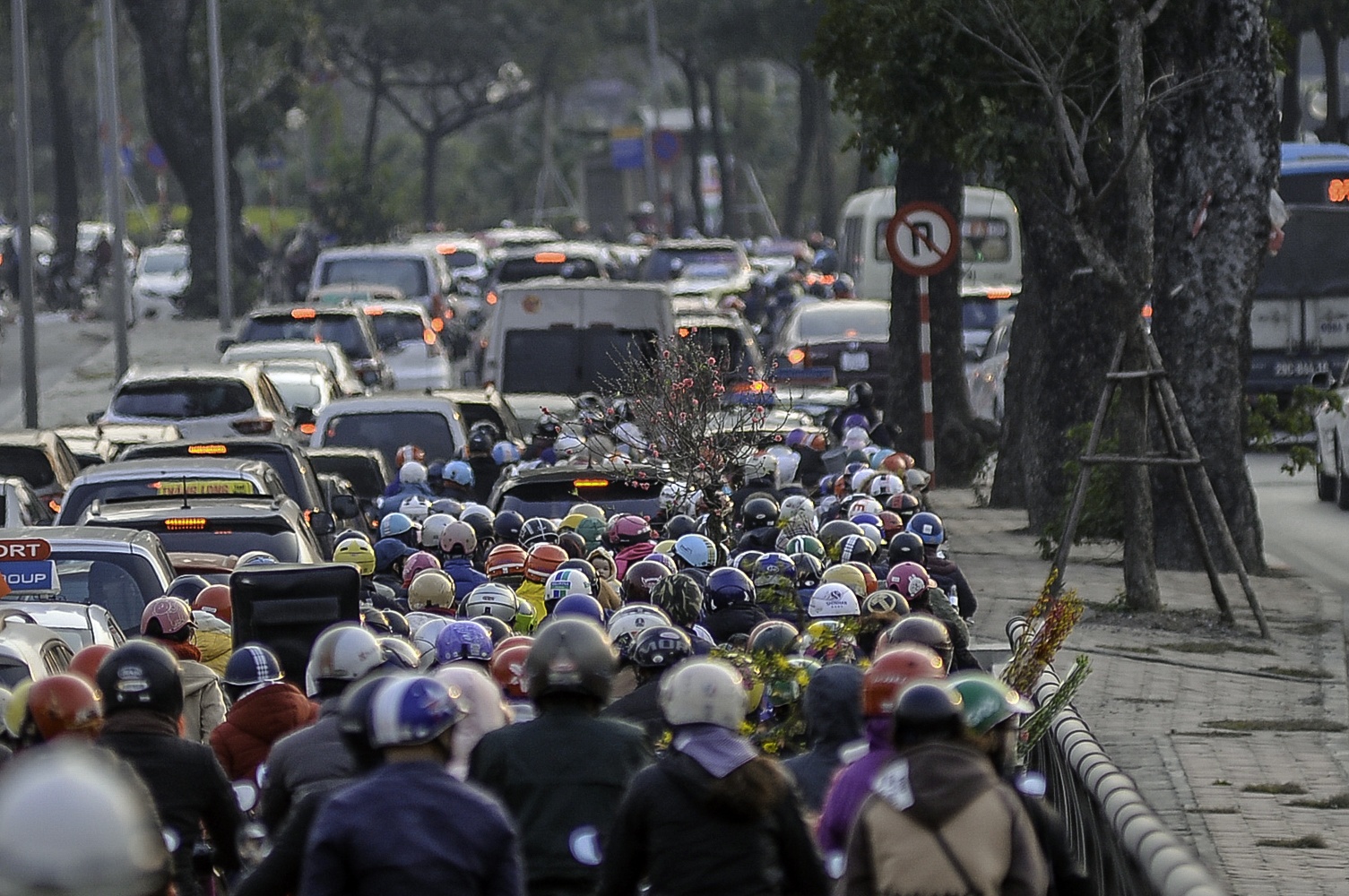 un tac giao thong dip can Tet anh 5