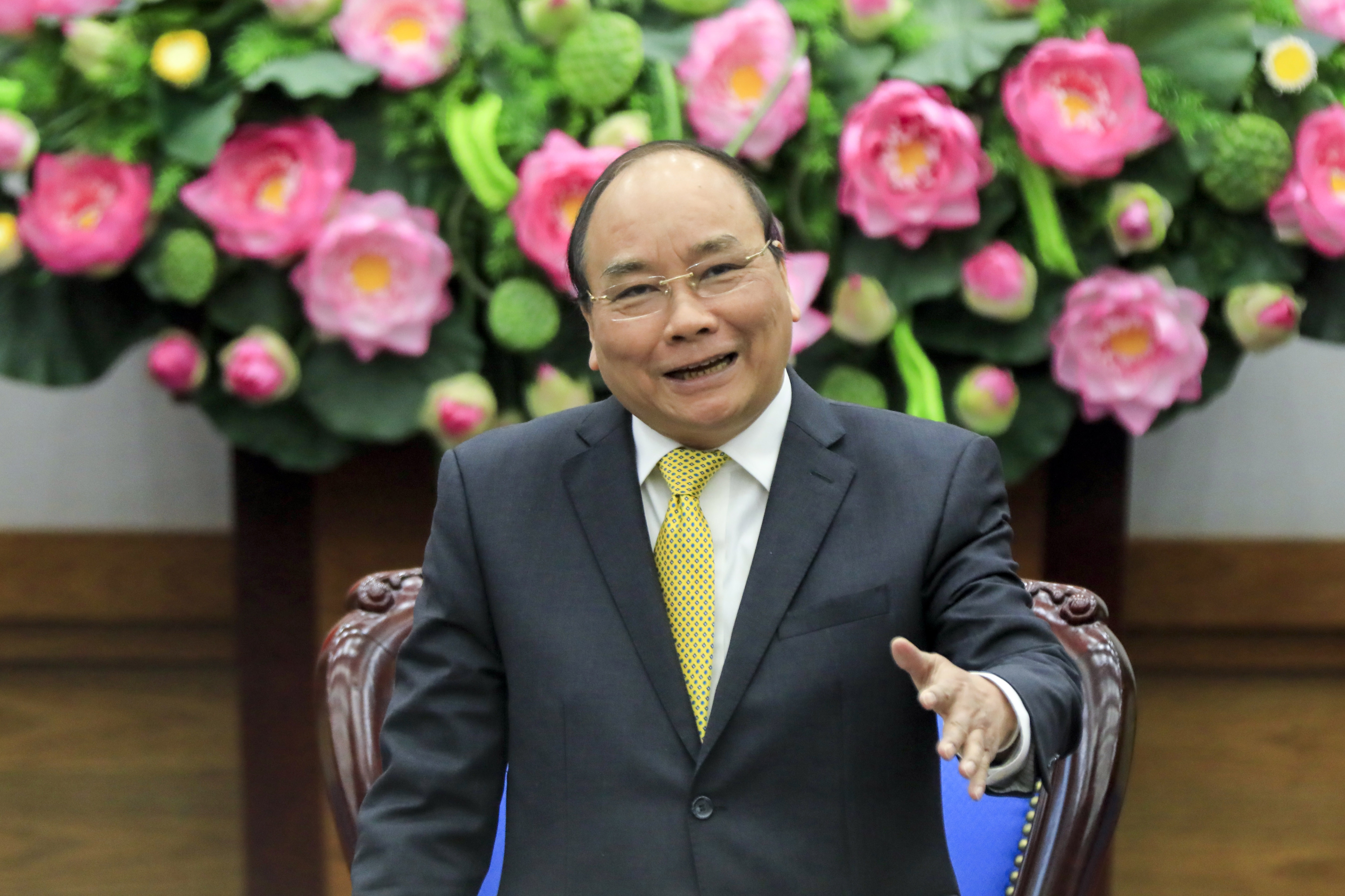 Chu tich nuoc tha ca chep anh 11