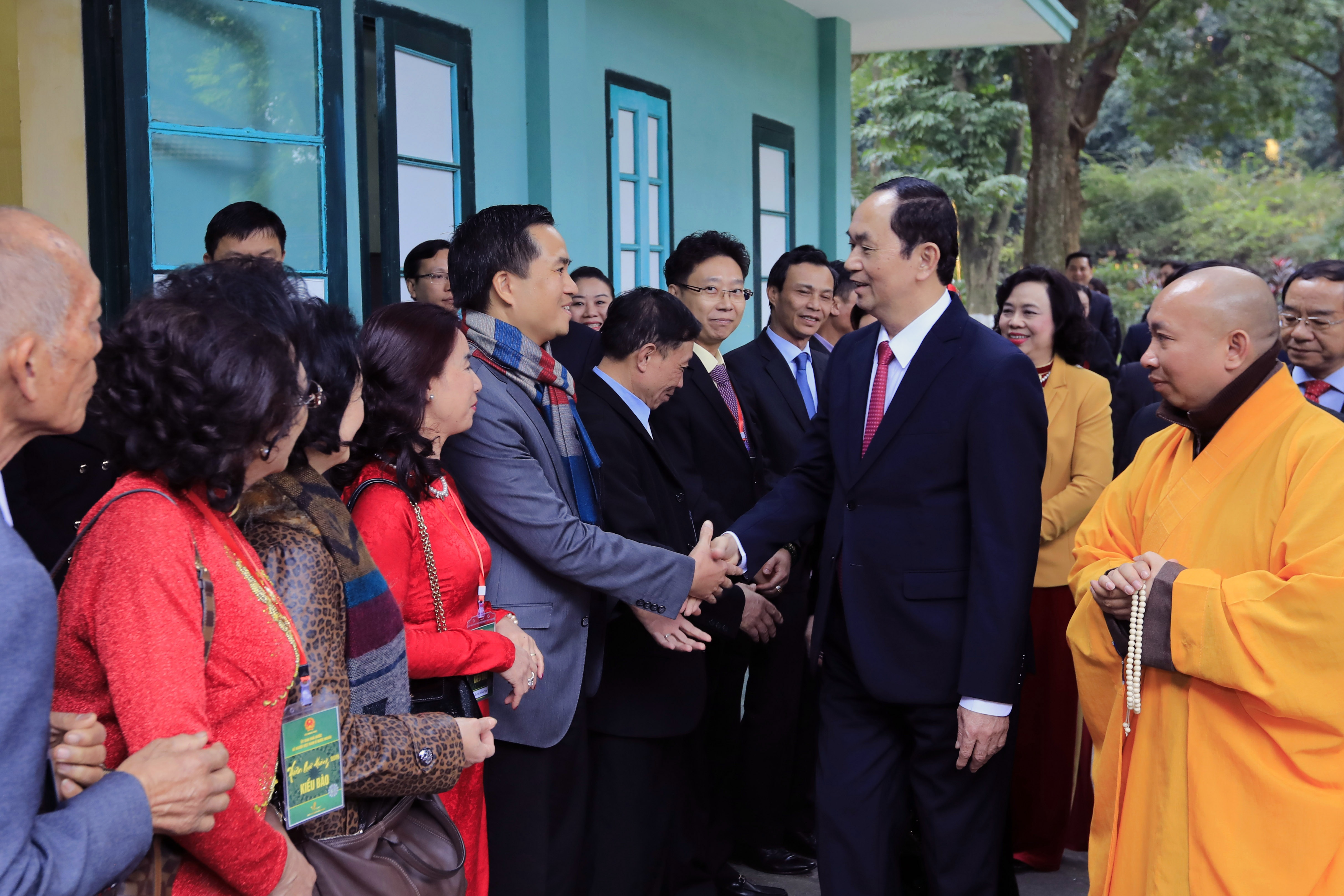 Chu tich nuoc tha ca chep anh 7