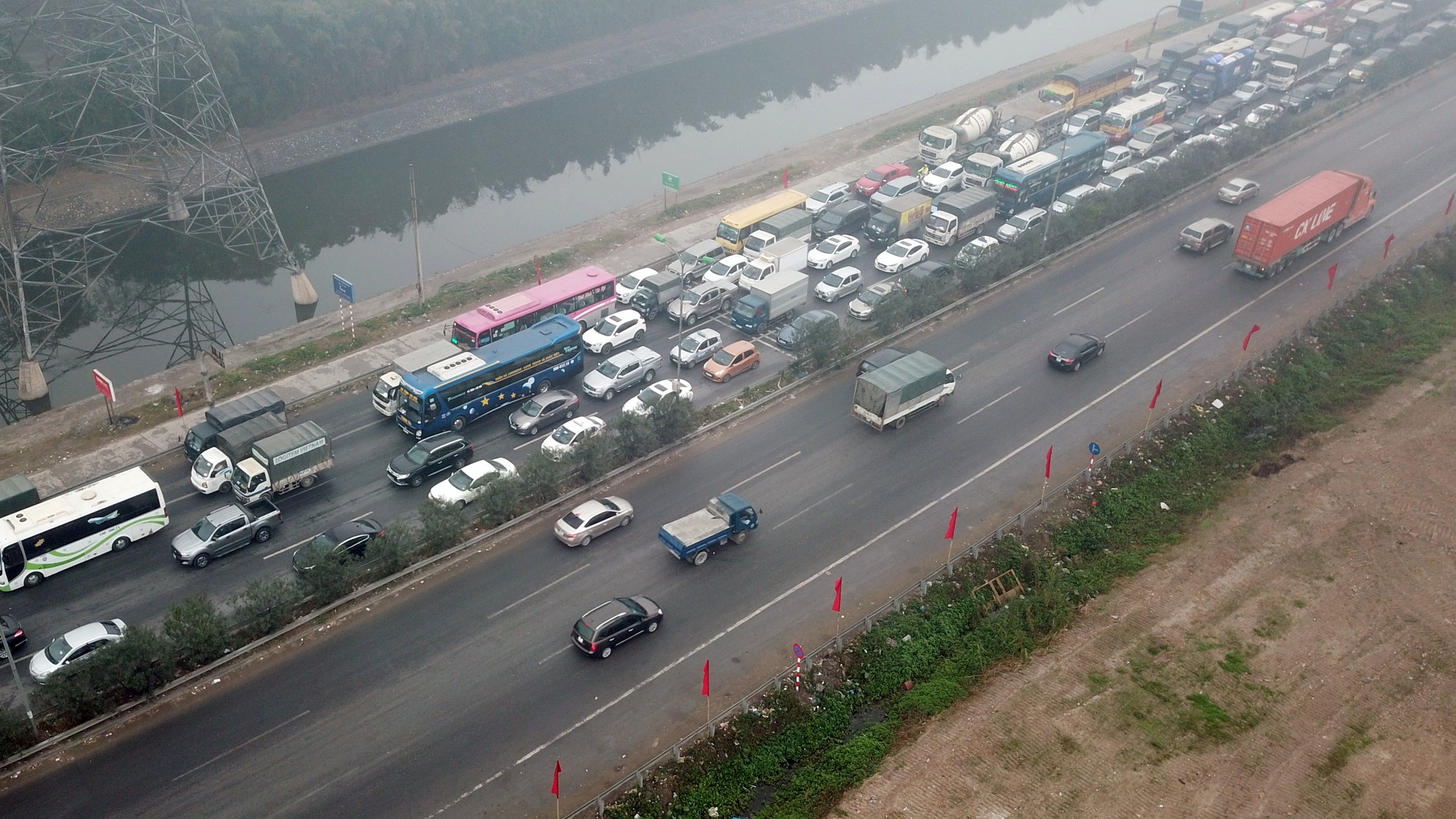 ùn tắc giao thông ngày về quê nghỉ Tết ảnh 17 un tac giao thong ngay ve que nghi Tet anh 17