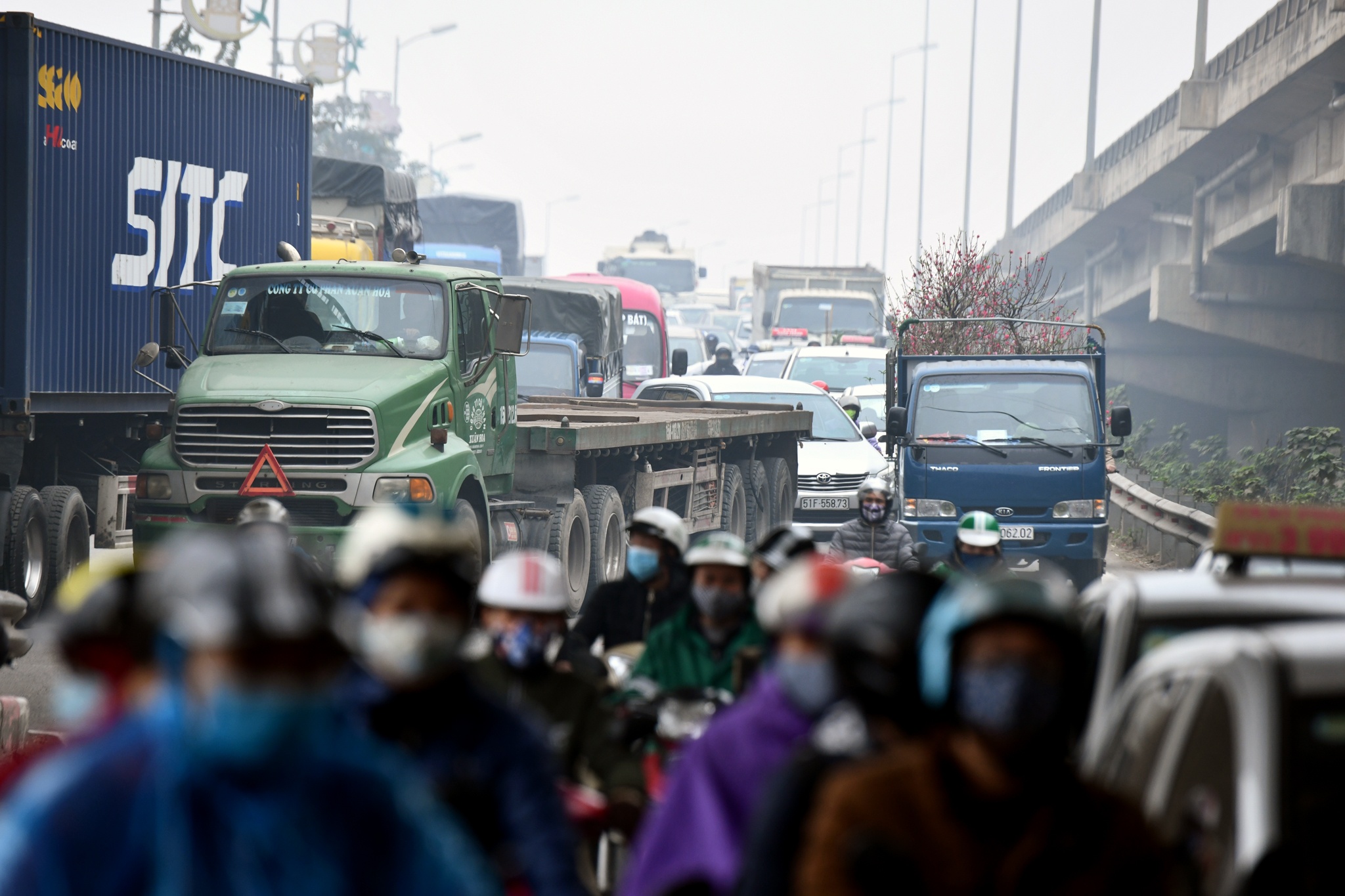 ùn tắc giao thông ngày về quê nghỉ Tết ảnh 18 un tac giao thong ngay ve que nghi Tet anh 18