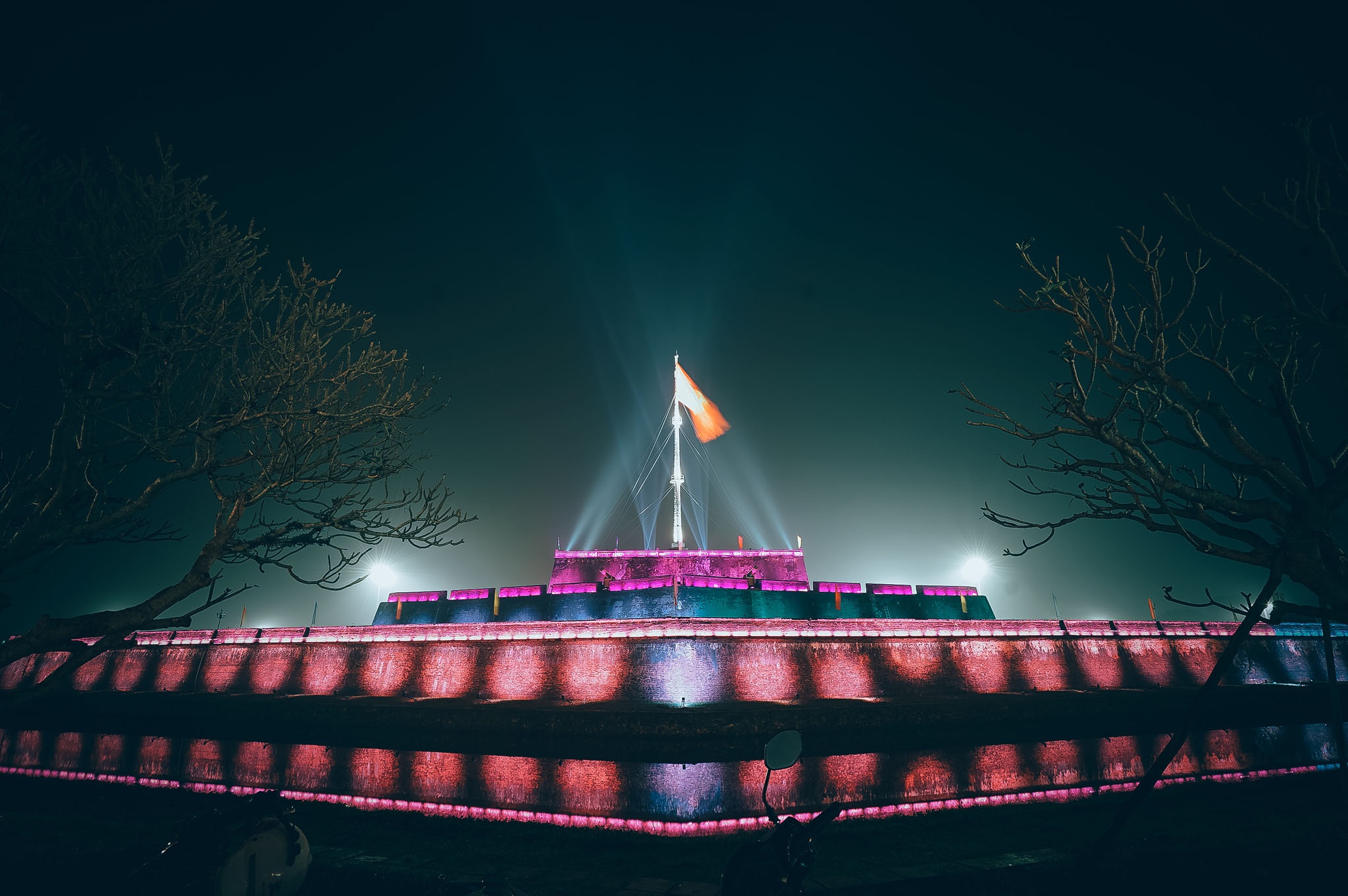 Thap sang Ky dai tai co do Hue bang 1.000 bong den LED hinh anh