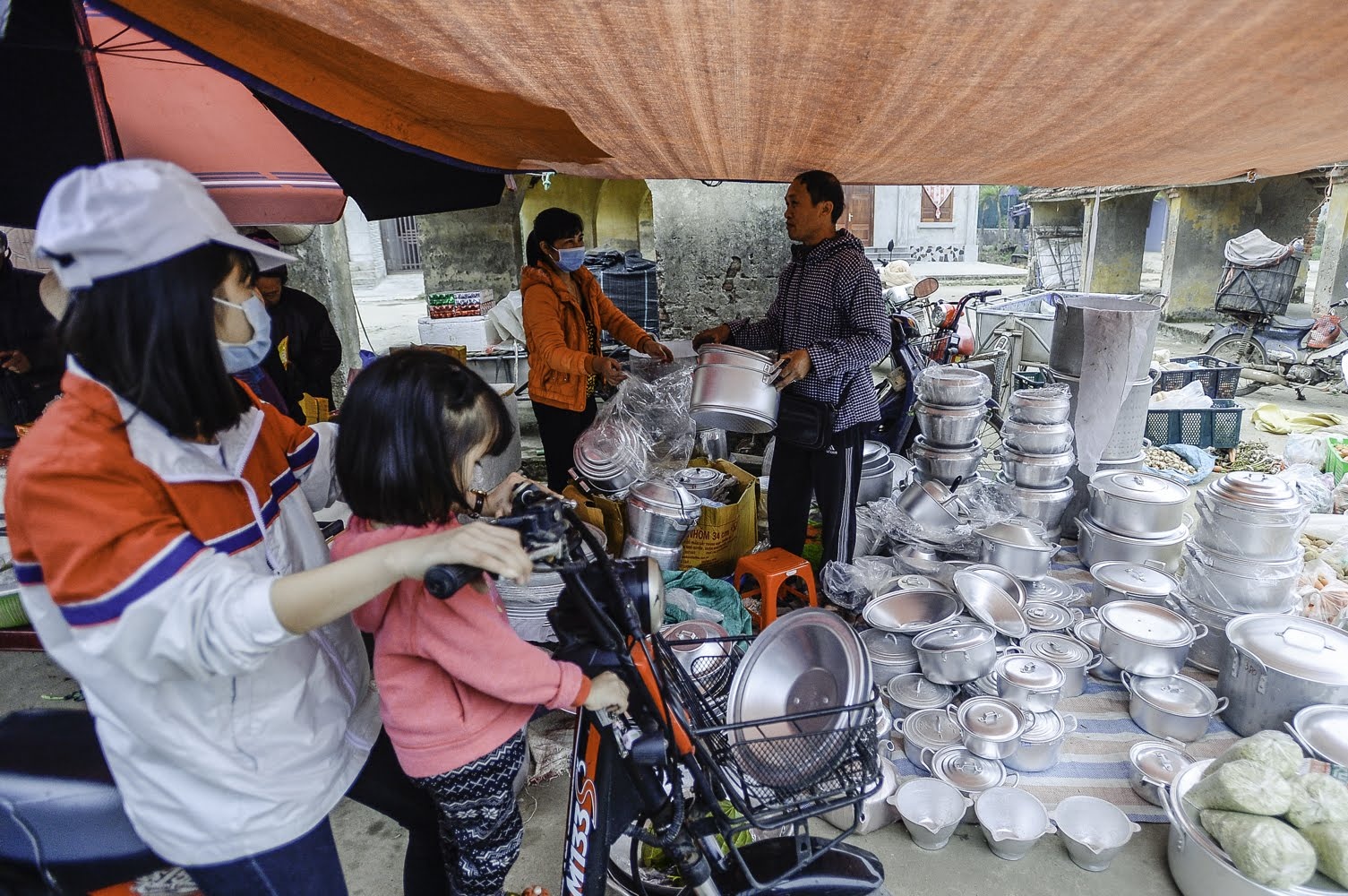 cho que chieu 30 Tet,  cho que tet,  cho tet mau tua anh 9