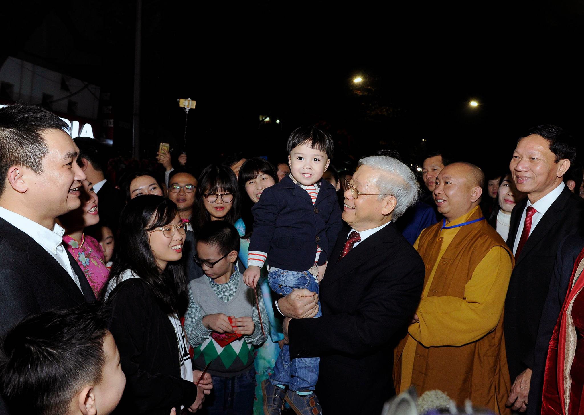 Tong bi thu Nguyen Phu Trong chuc Tet anh 6