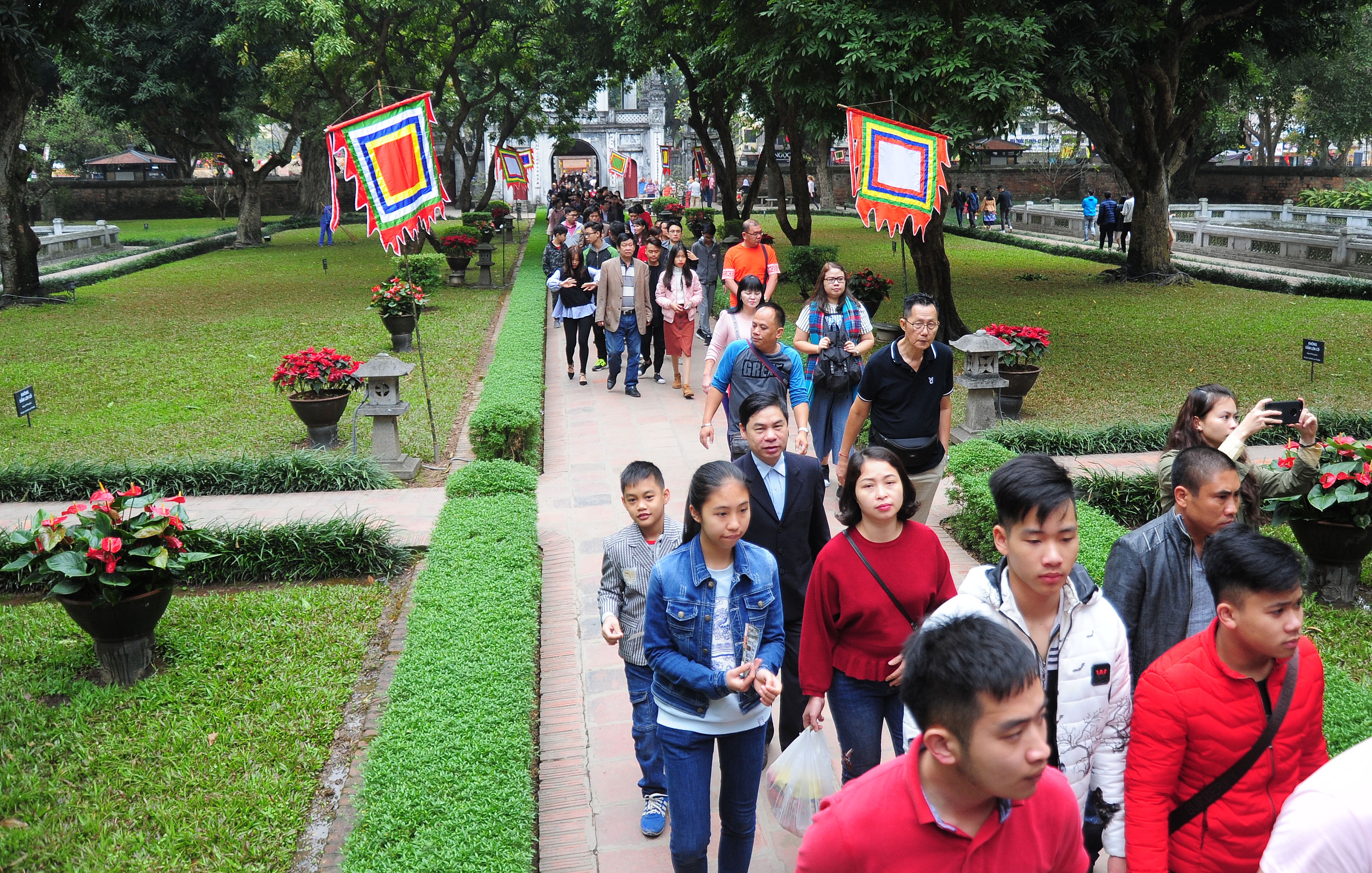 hoi xuan Van Mieu anh 1