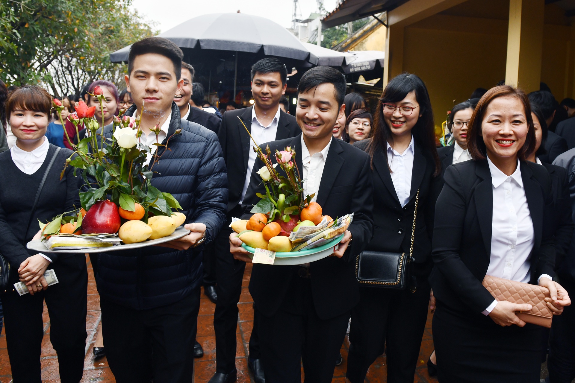 dan cong so di le phu Tay Ho anh 9