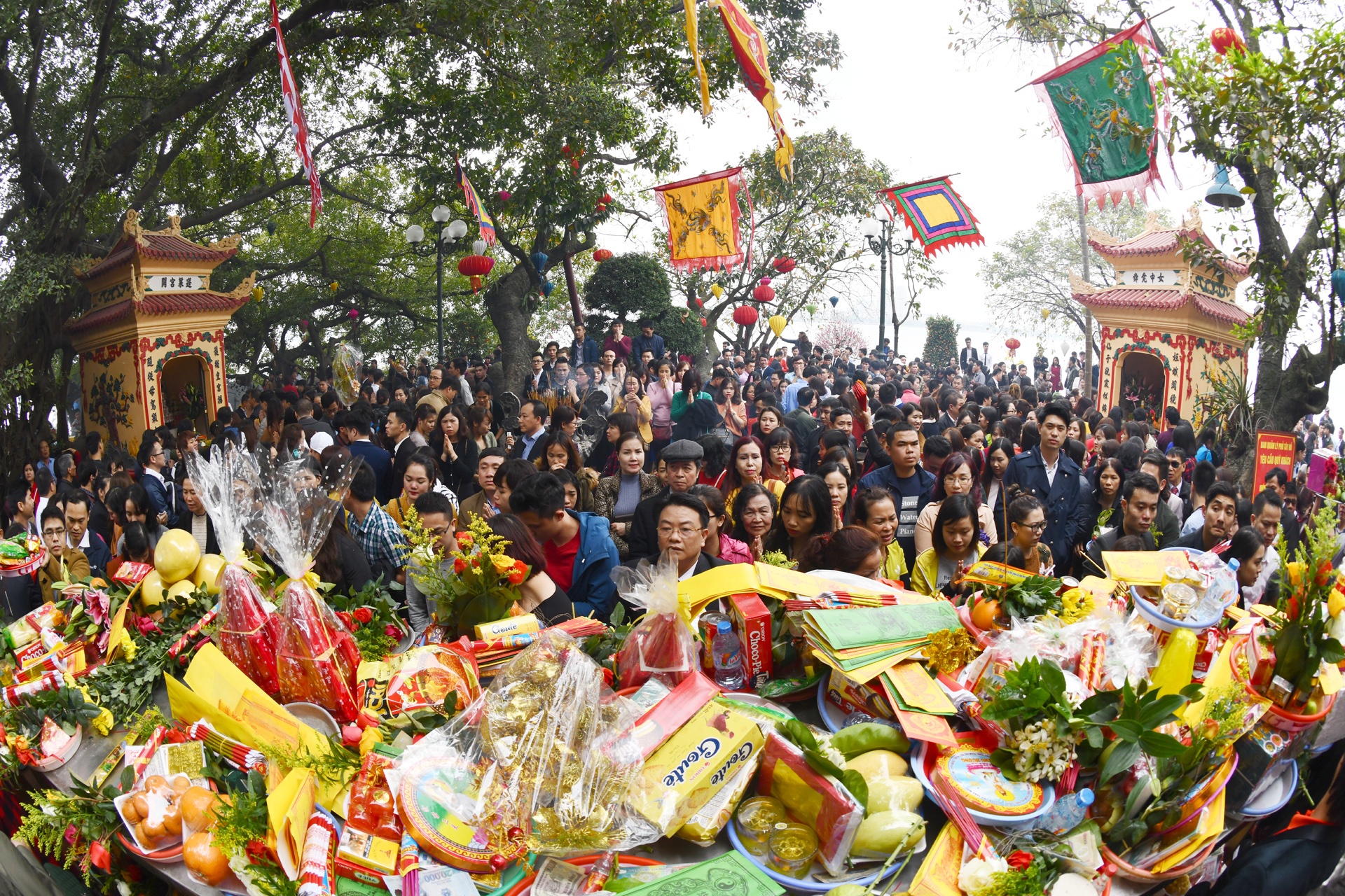 dan cong so di le phu Tay Ho anh 19