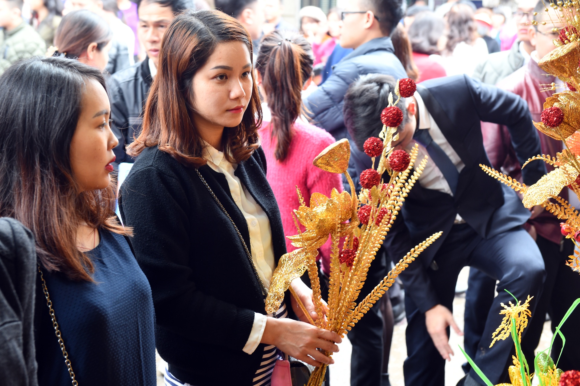 dan cong so di le phu Tay Ho anh 6