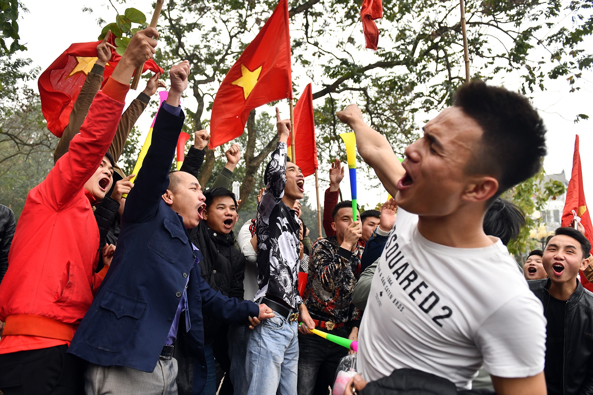 dua thuyen ho Tay anh 16