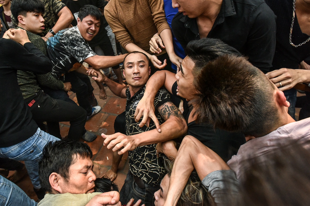 xo xat o le hoi cuop bong Son Dong anh 9