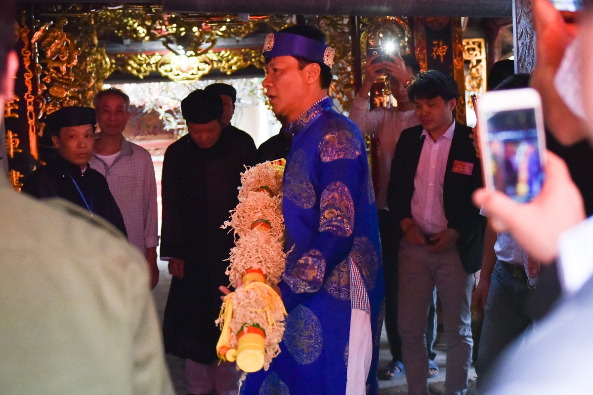 xo xat o le hoi cuop bong Son Dong anh 3