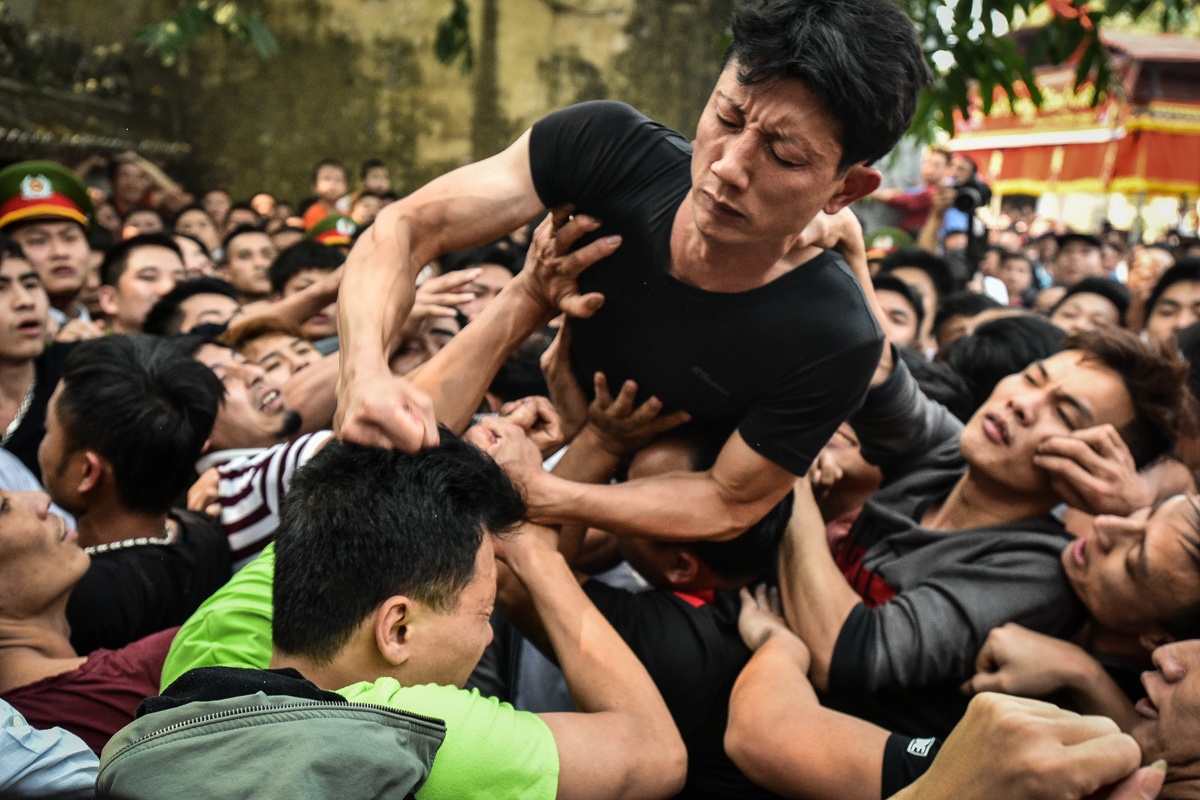 xo xat o le hoi cuop bong Son Dong anh 6