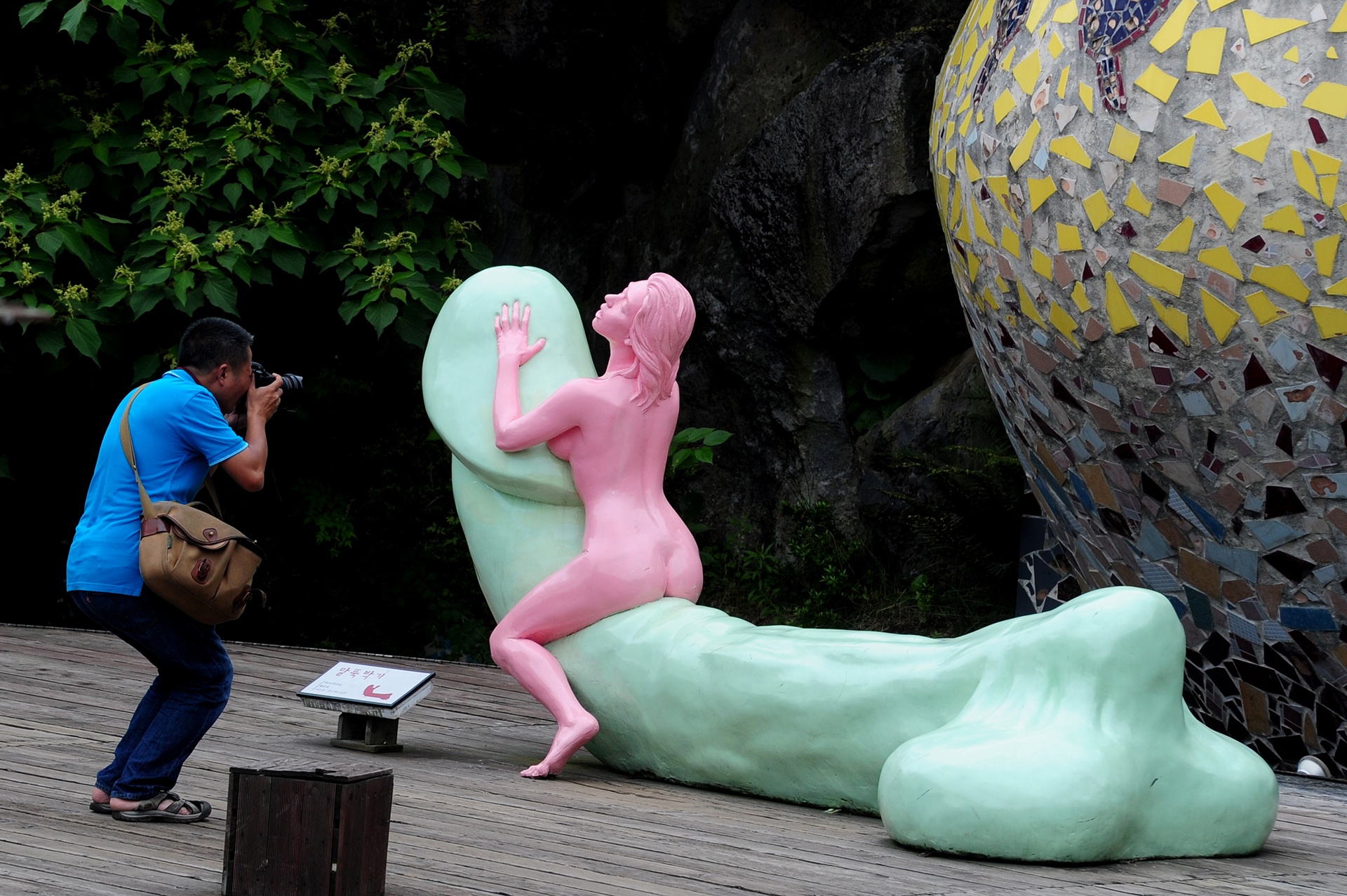 cong vien tinh duc love land o Han Quoc anh 7