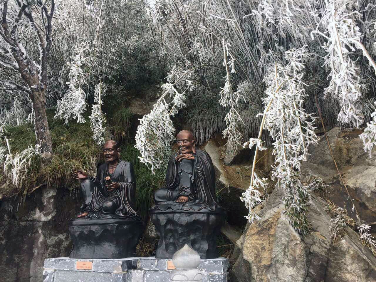 bang tuyet dinh Fansipan thang 4 anh 7