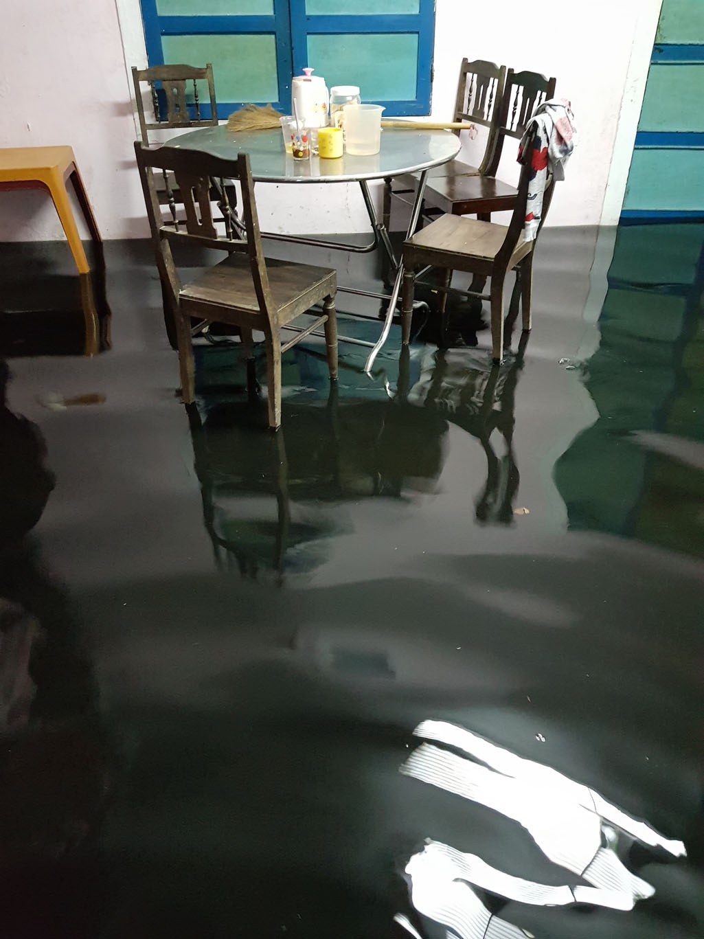 Hue ngap ung sau mua anh 6