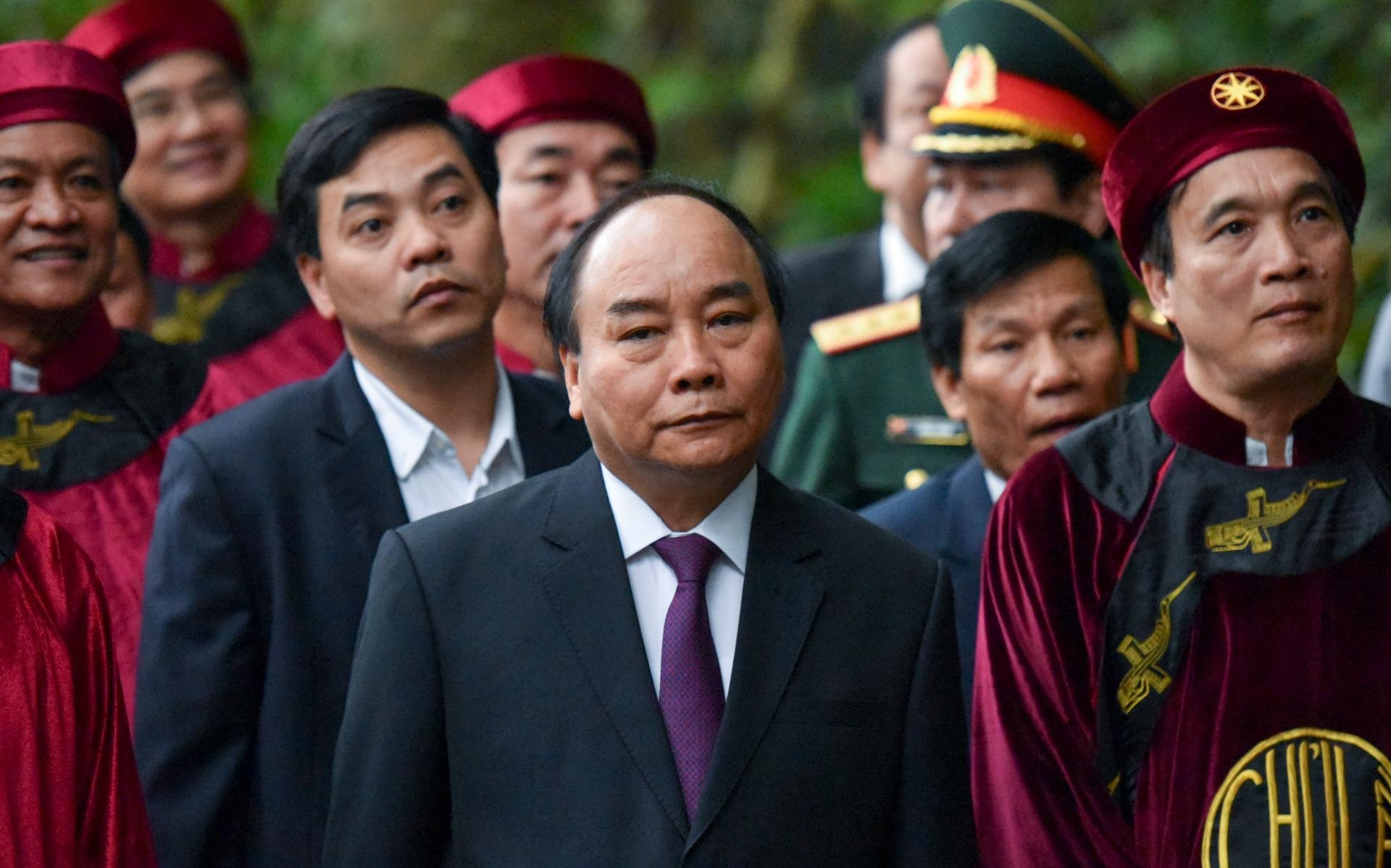 Thu tuong dang huong tai Den Hung hinh anh