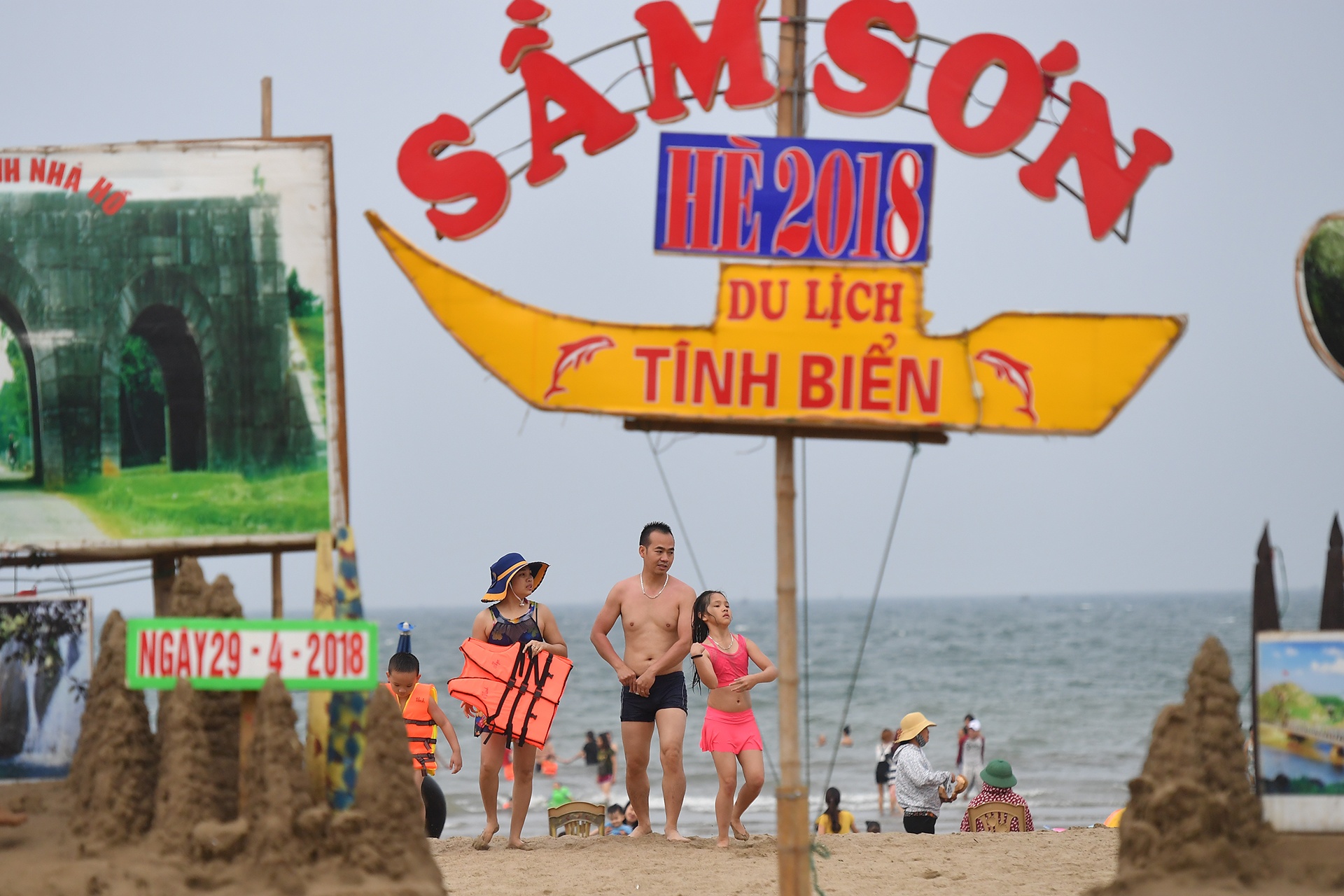 Sầm Sơn ngày nghỉ lễ ảnh 1 Sam Son ngay nghi le anh 1