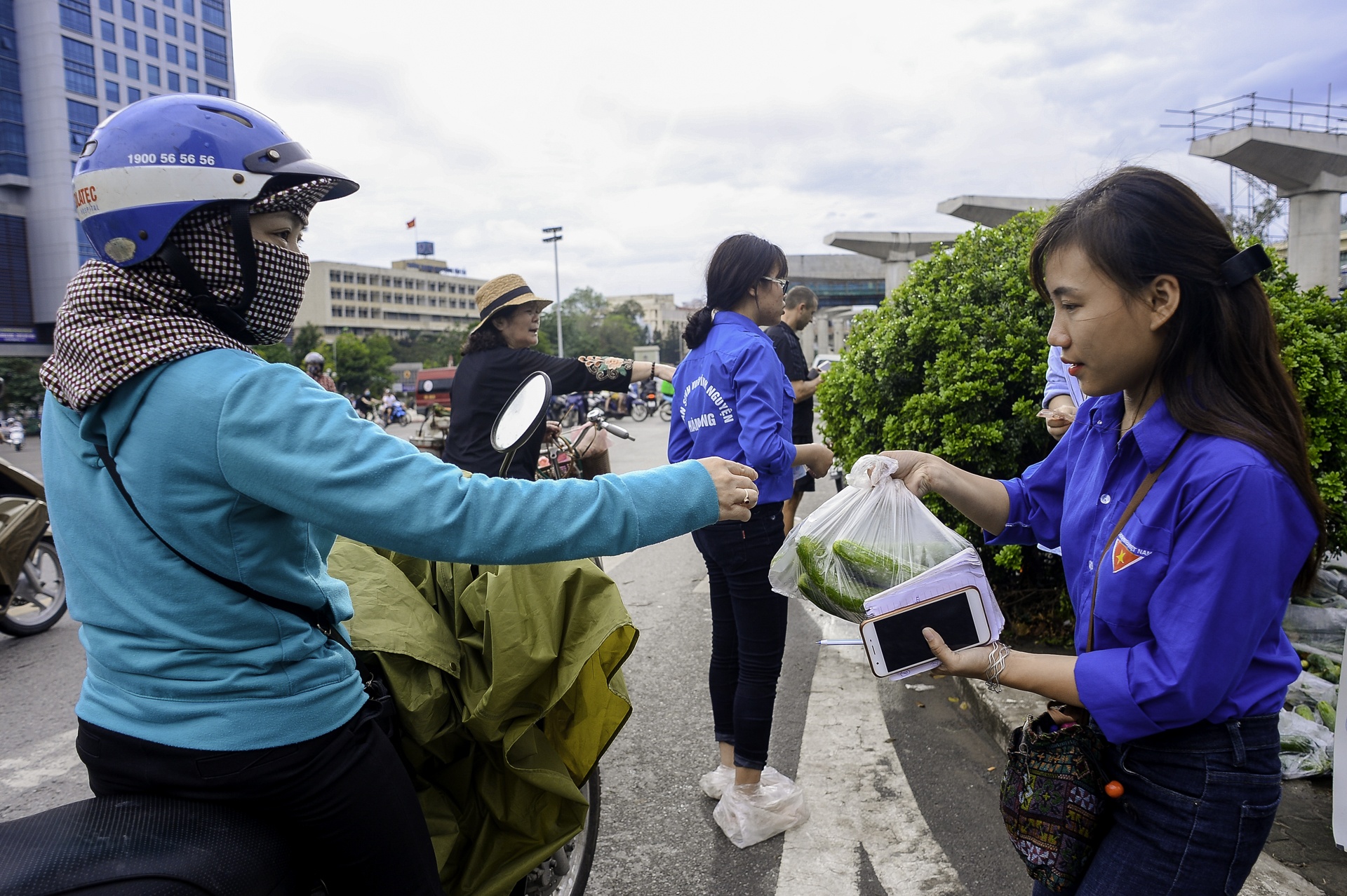 giai cuu dua chuot cho nong dan anh 2