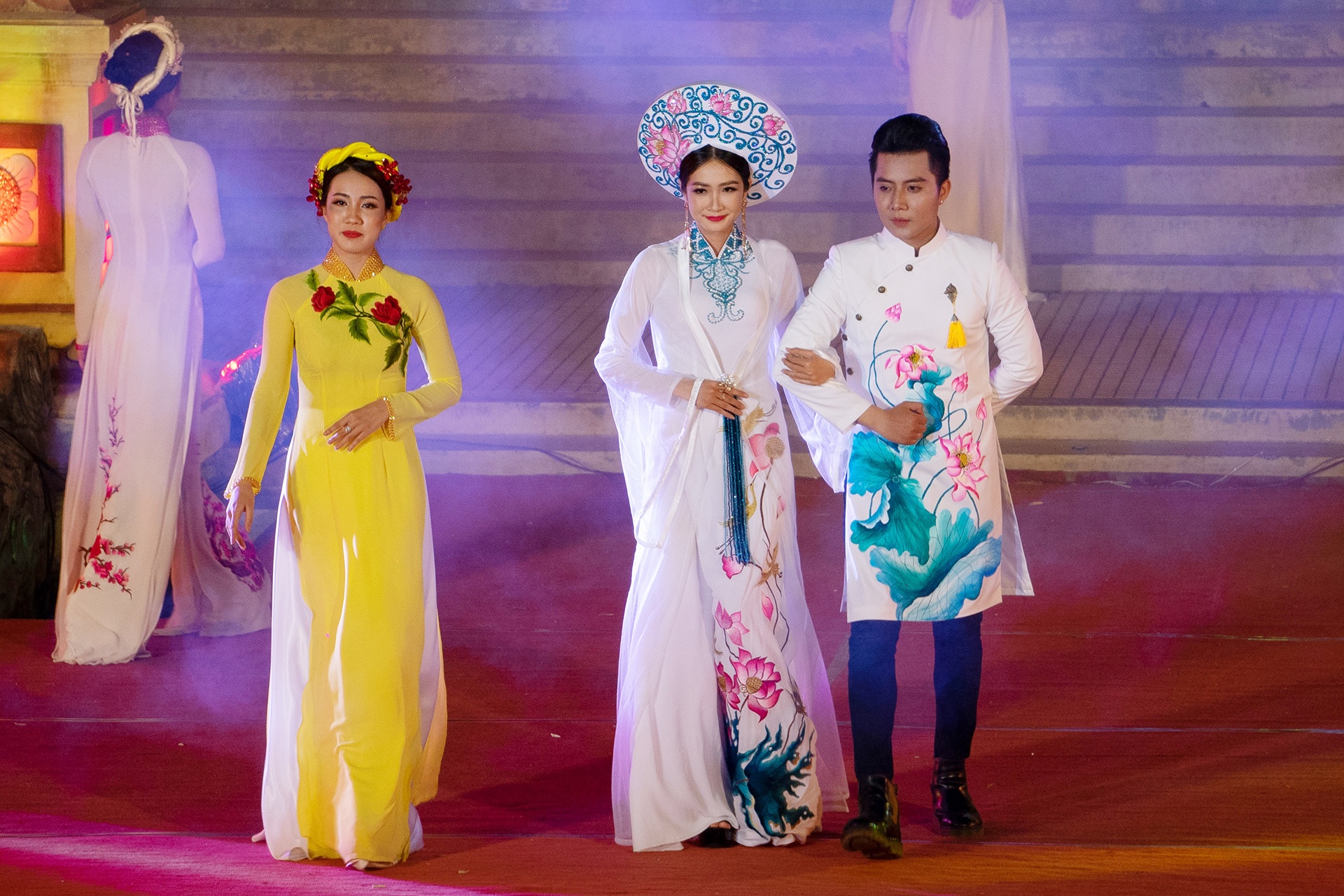 trinh dien ao dai tai Festival Hue anh 10