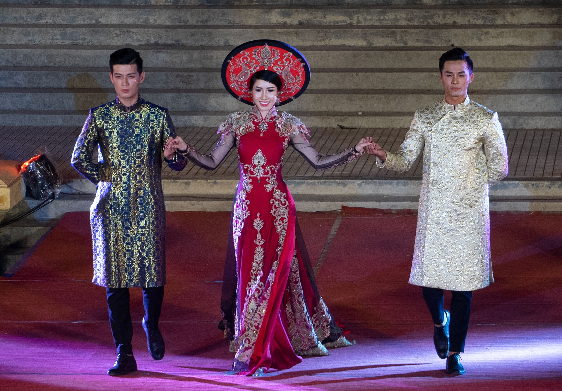 trinh dien ao dai tai Festival Hue anh 9